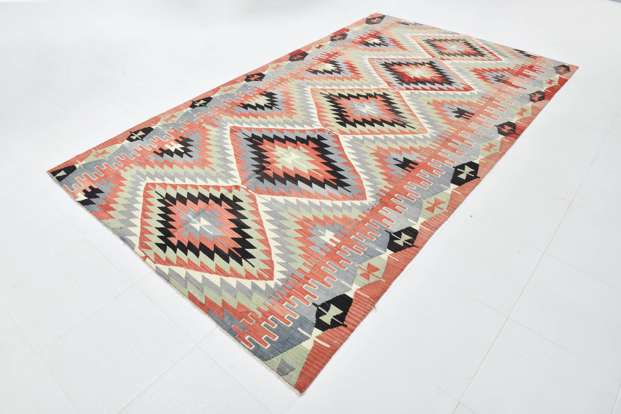 Geometric Madalion Design Kilim Rug, 181x320Cm Rug For Living Room