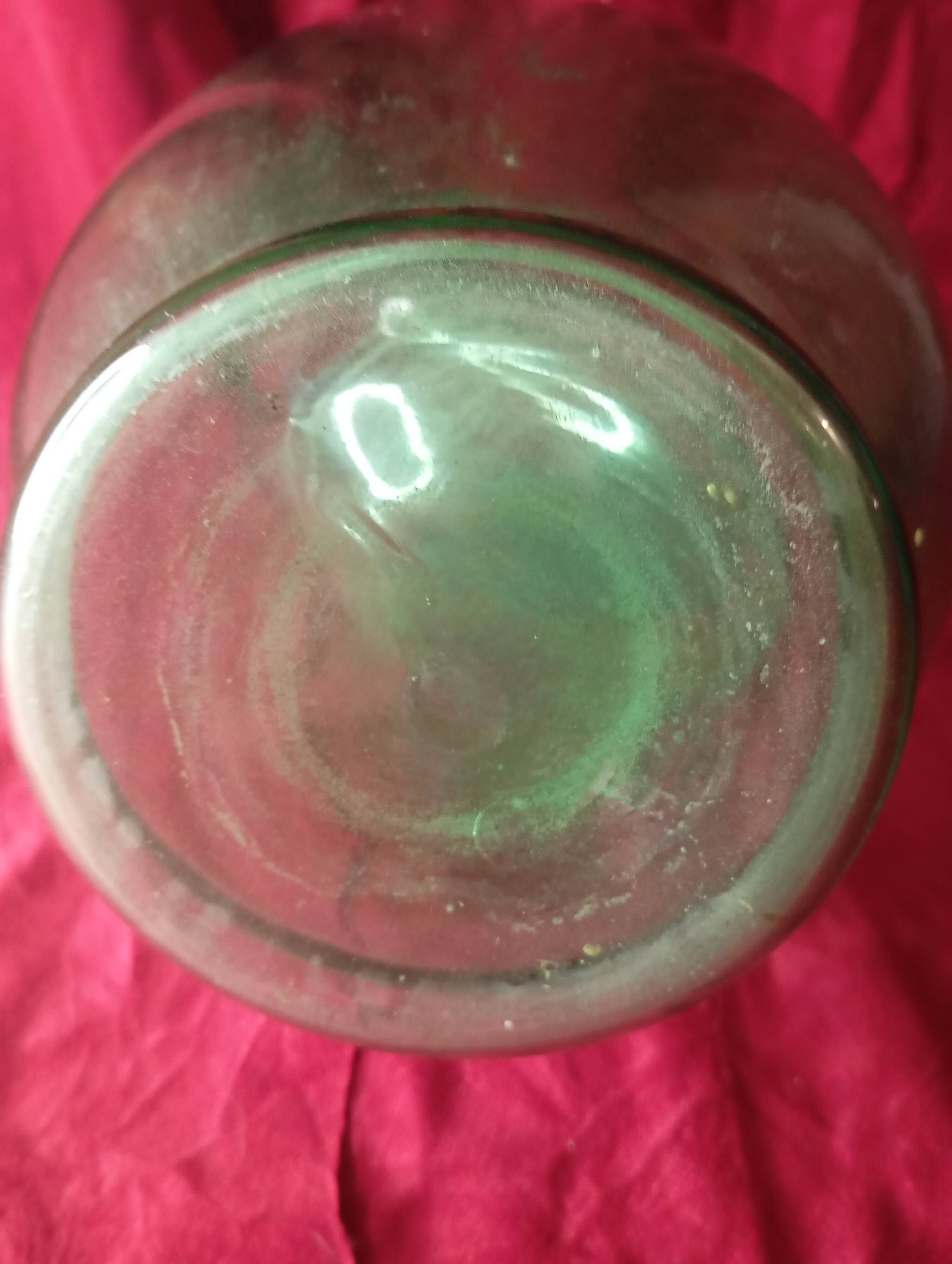 Old blown glass carafe with freshness tank / vintage