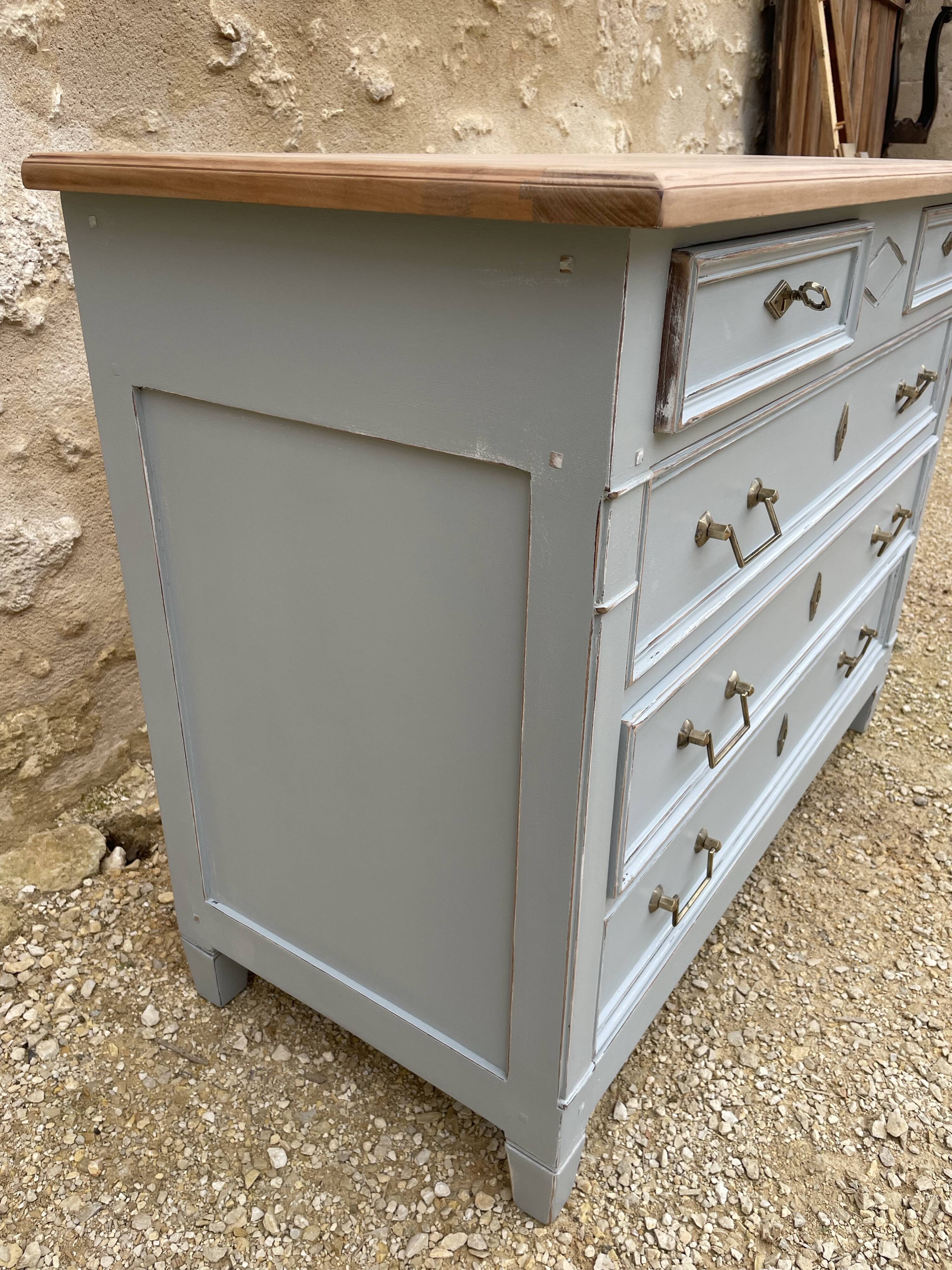 Louis XVI style chest of drawers in Versailles gray patinated cherry