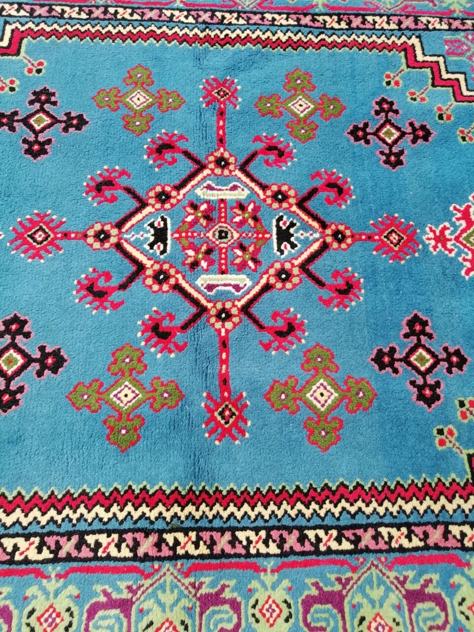 Tunisian carpet in turquoise wool and fuchsia 157x267cm