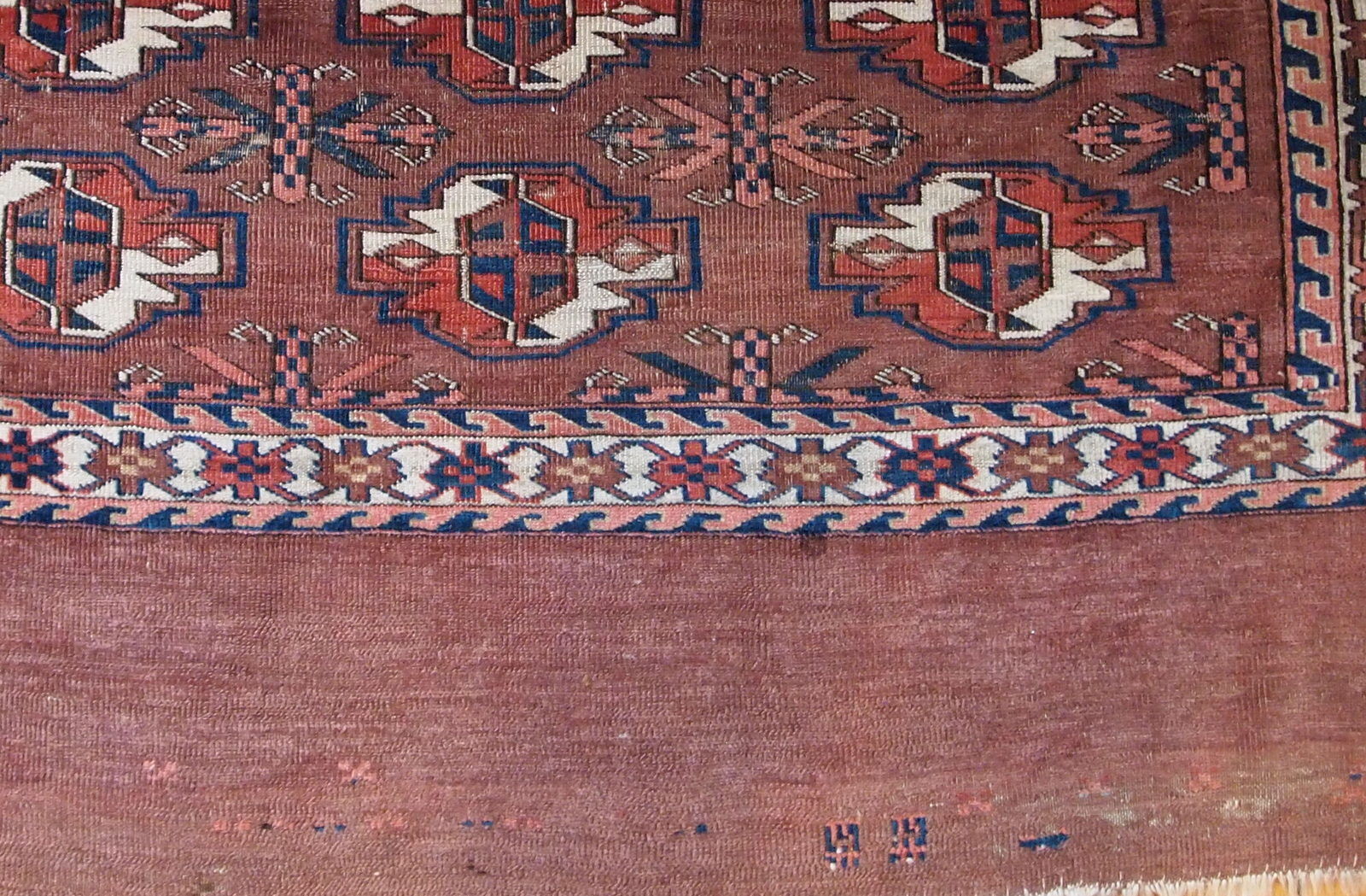 Turkmen Yomud rug done hand 81cmx106cm