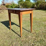 Spindle legs desk