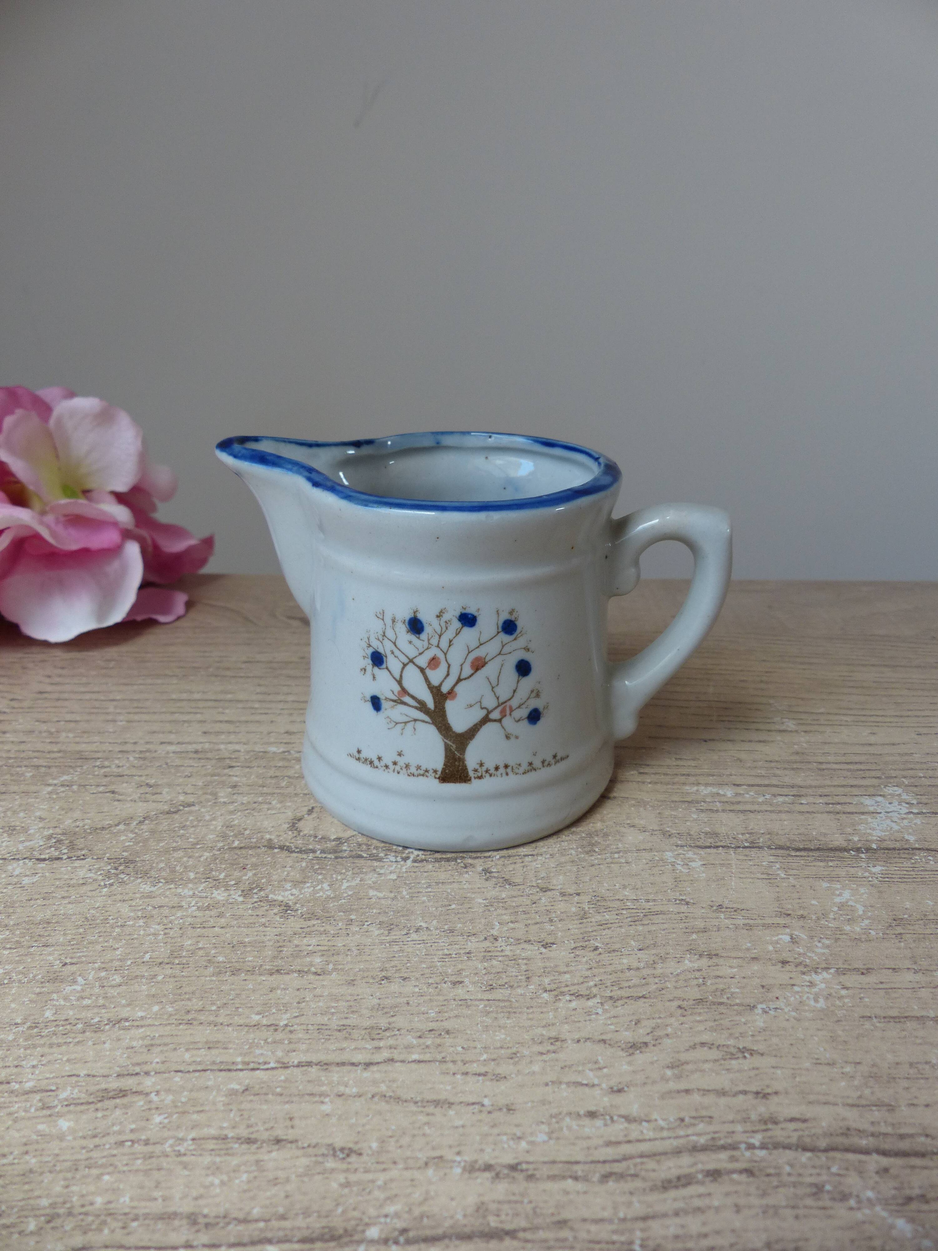 Vintage Taiwan Coffee Set, 6 Pieces, 1 Coffee Pot, 4 Cups, 1 Milk Jug, Tree of Life Pattern