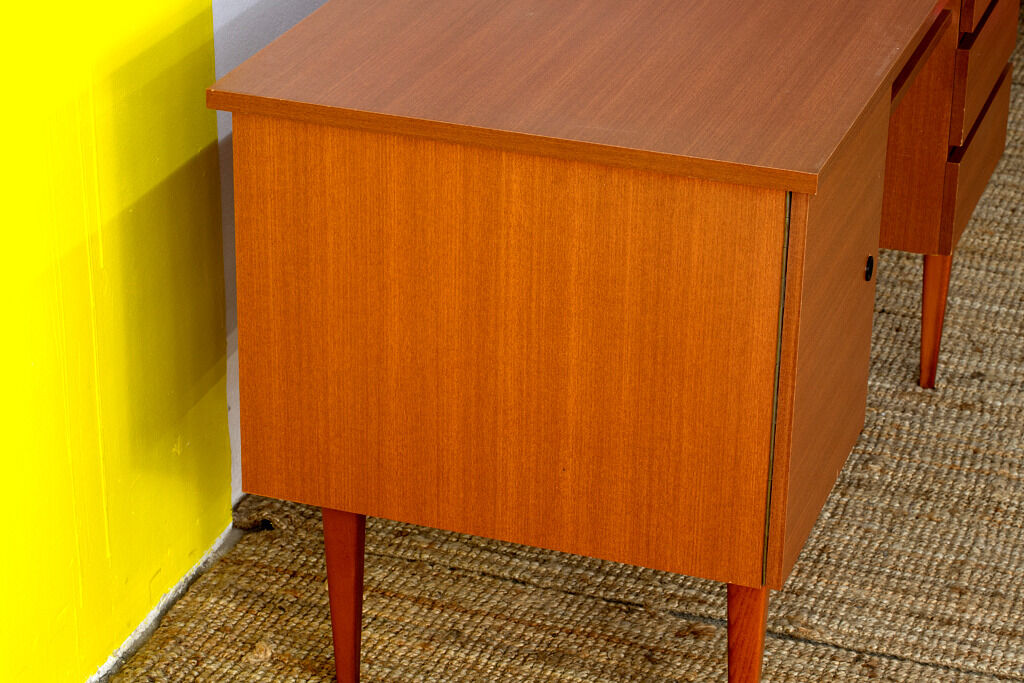 Scandinavian desk 130 cm