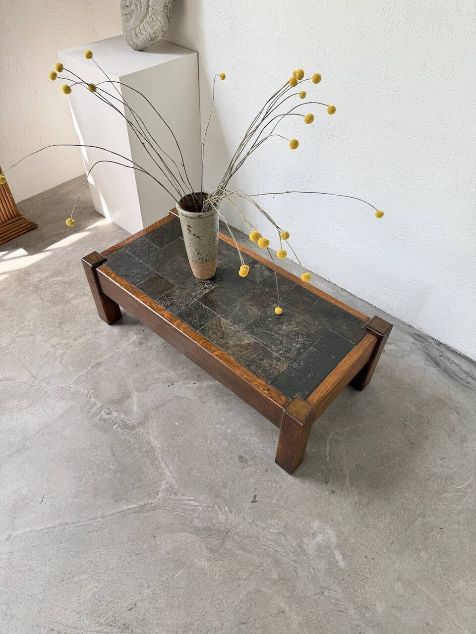 Table basse en chêne et ardoise 1950