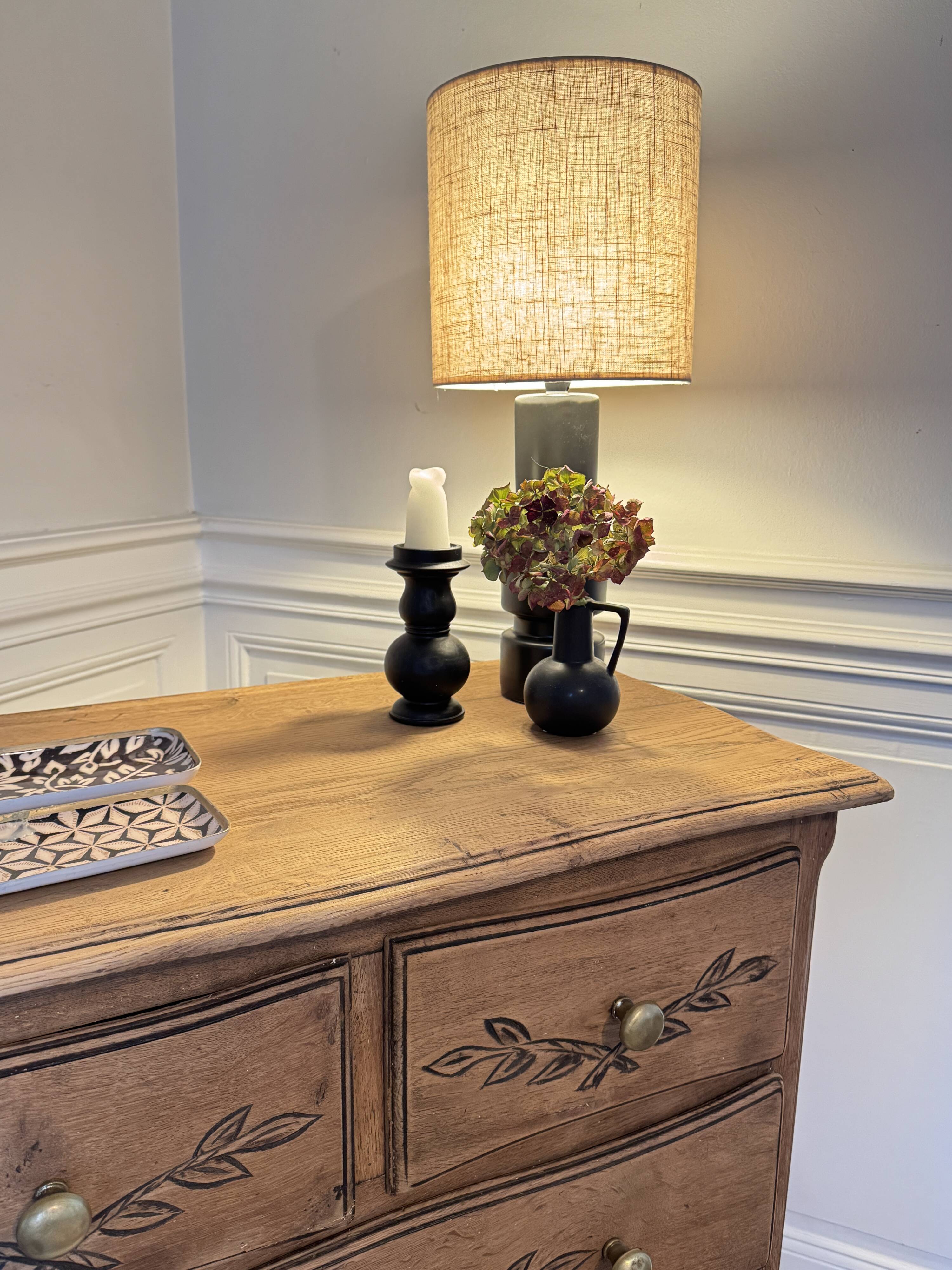 Commode rustique modele rare