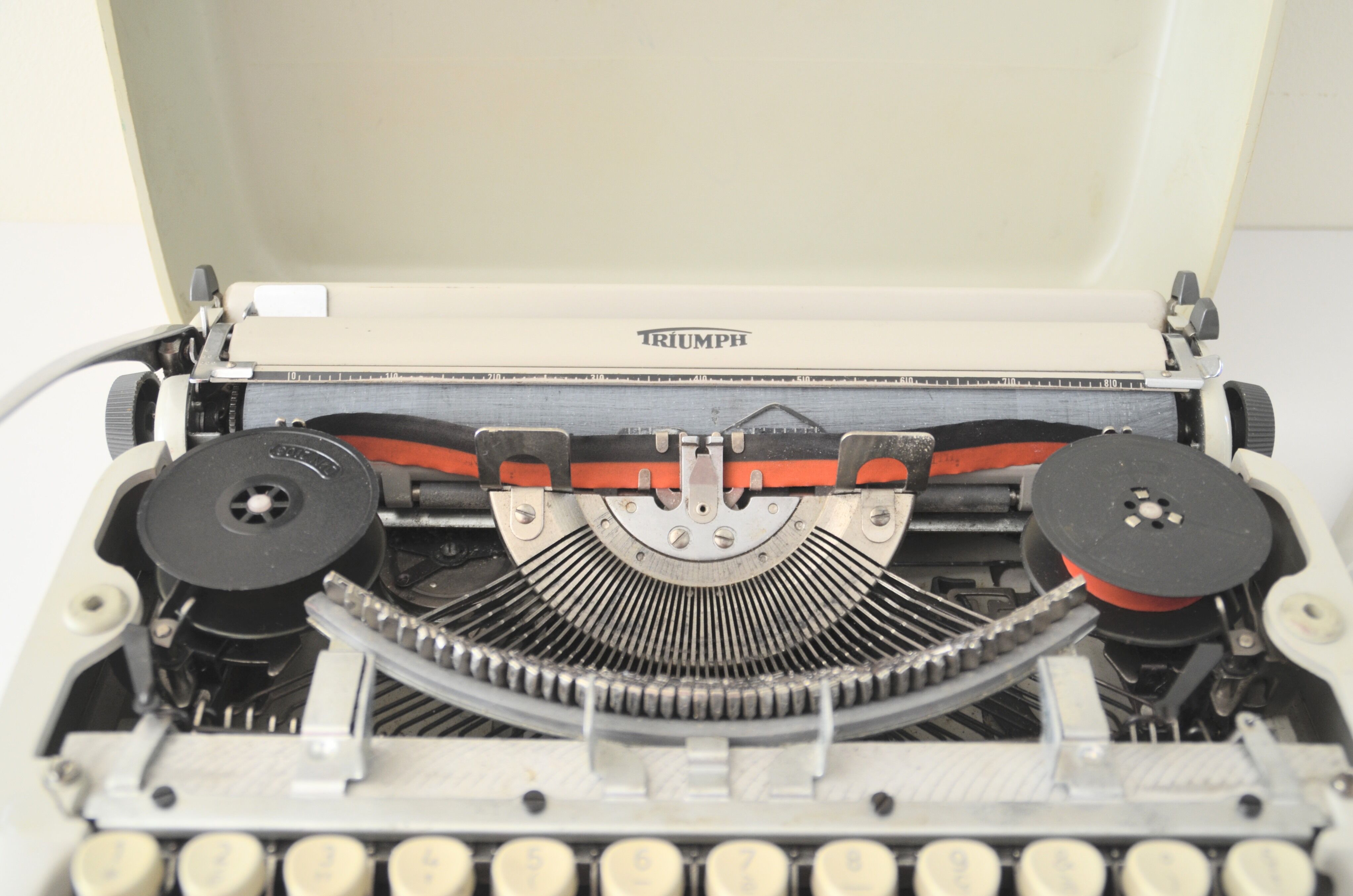 Typewriter portable Triumph "Tippa"