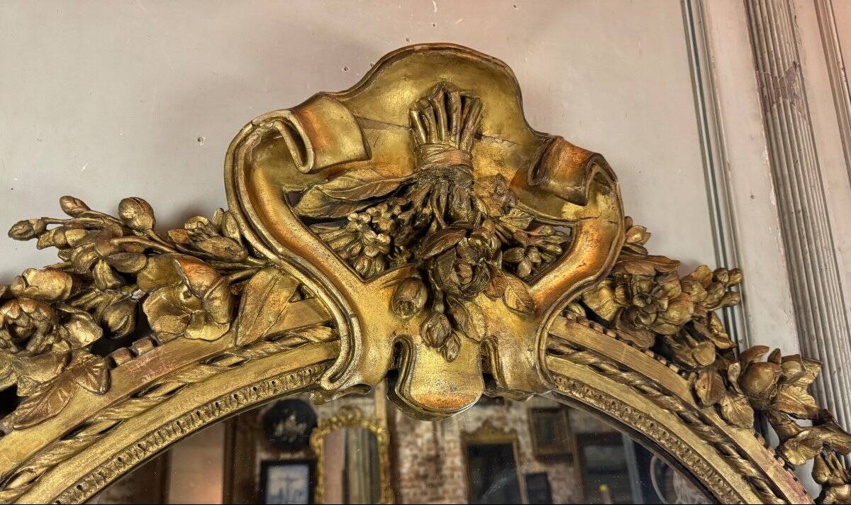 Mirror, Louis XVI Mantelpiece in Carved and Gilded Wood, 18th Century