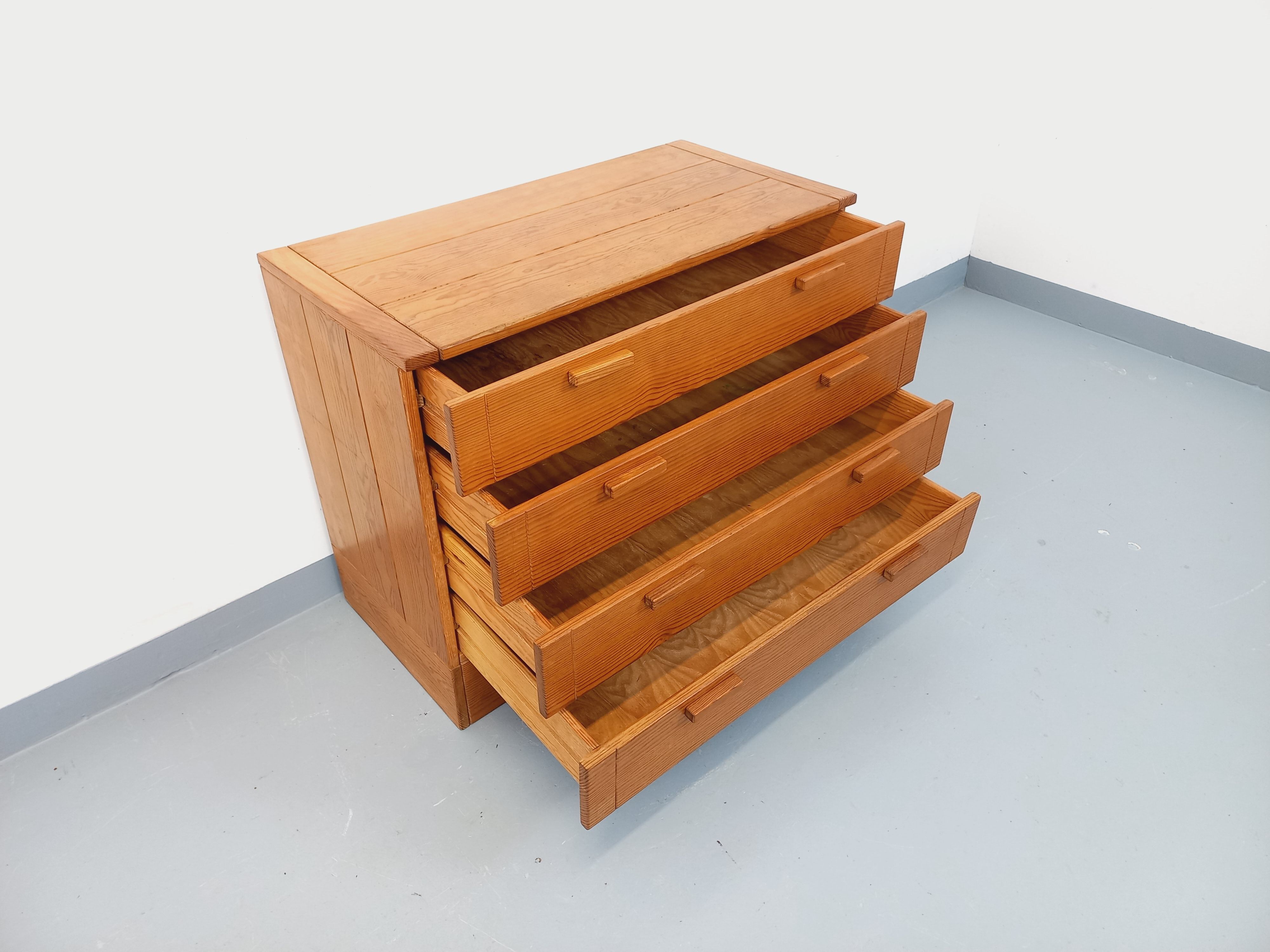 Vintage pine chest of drawers from the 1970s.