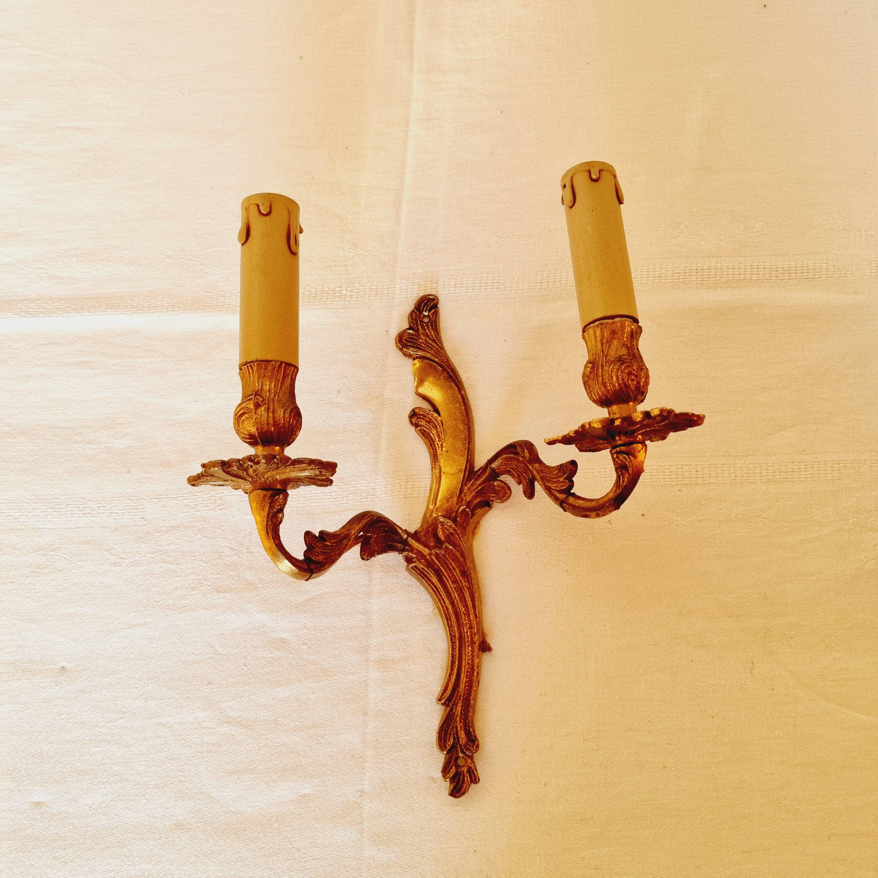 2 french bronze sconces from the beginning of the 20th century in louis xv rocaille style, electrical system