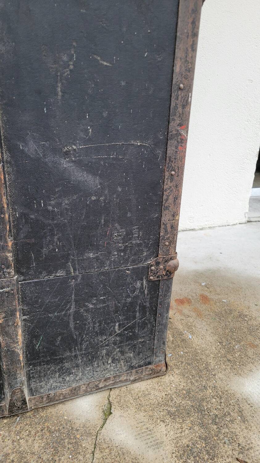 Malle cabine de la marque "La Malle Bernard" Paris -1900s