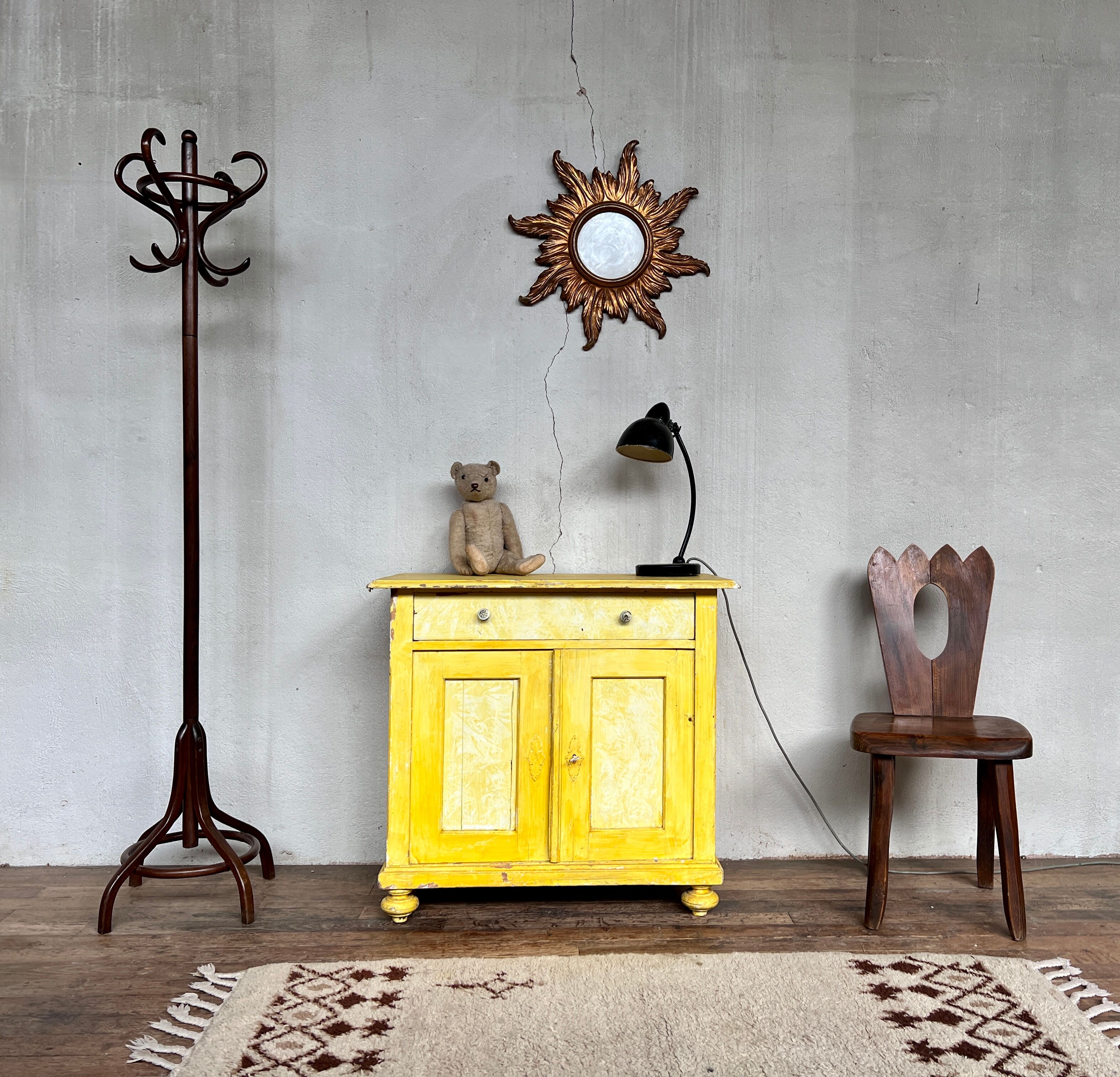 Yellow parisian buffet