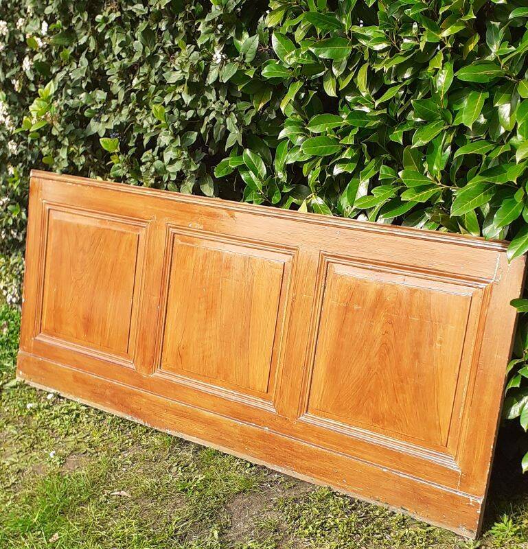 Low wall panelling 8.65m panelled with mouldings wainscoting skirting.