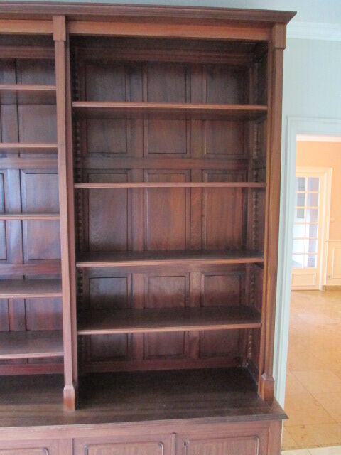 Bookcase in mahogany