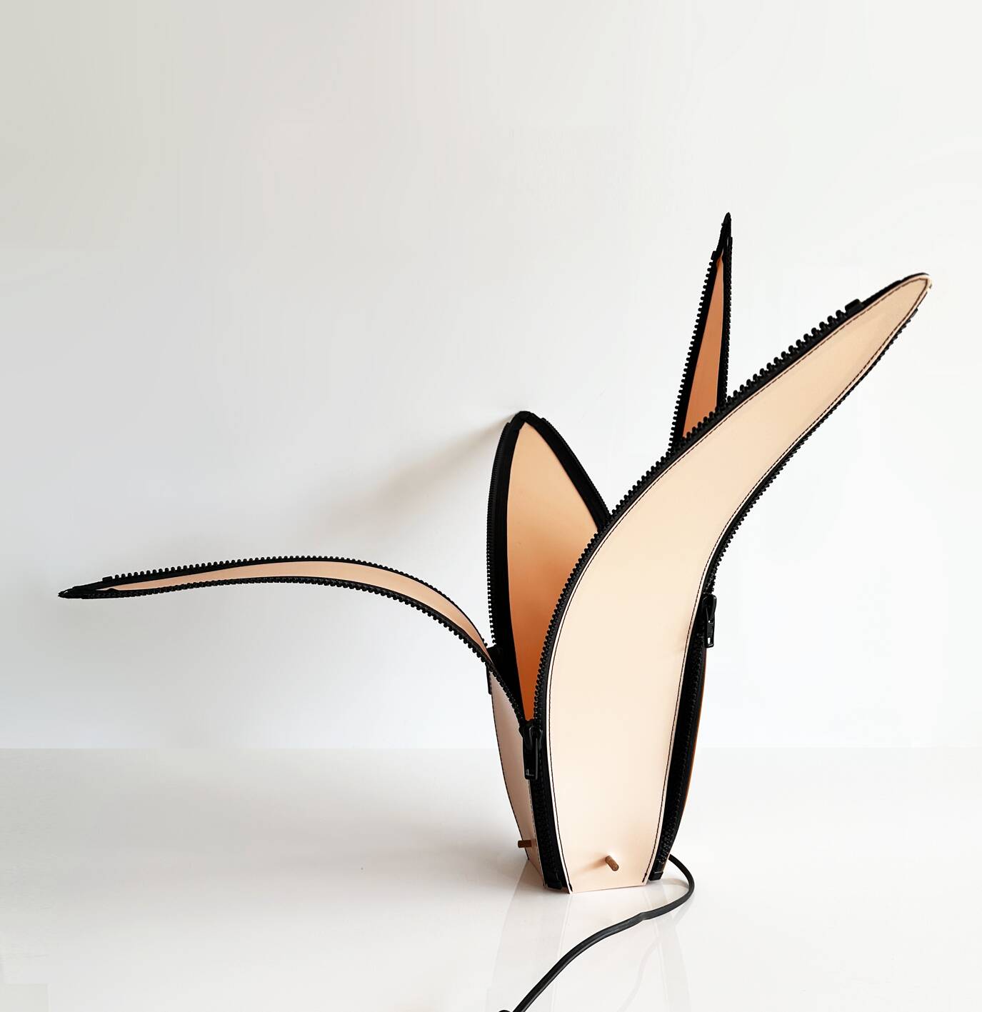 Large vintage PopArt zipped lamp. Italy, 1980s.