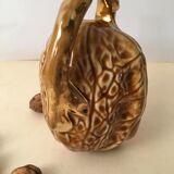 Carafe à liqueur en forme de noix des années 50. Barbotine avec dorures. Bouchon en liège
