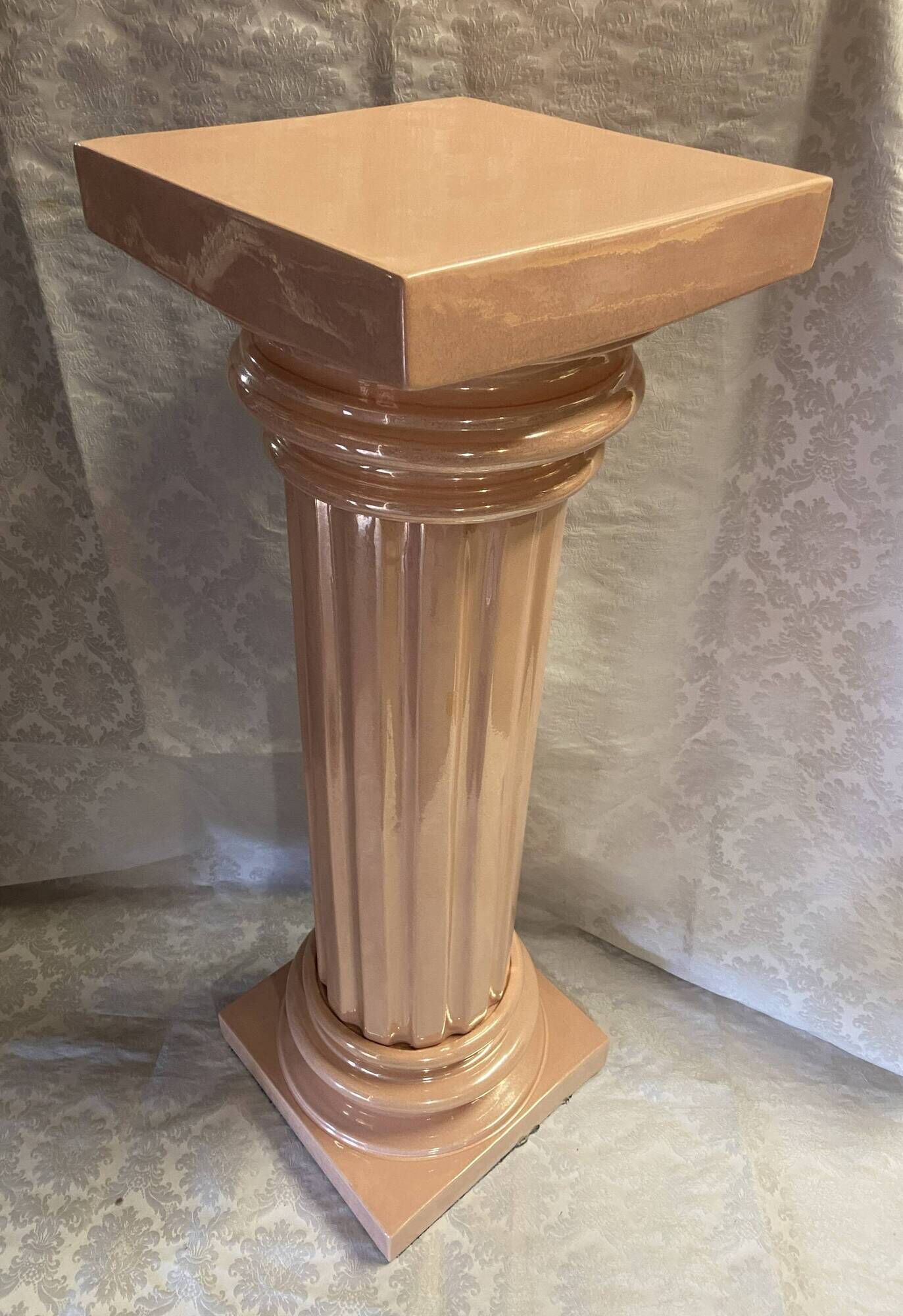 Elegant Metal Stucco Lacquered Pedestal Column with Doric Capital