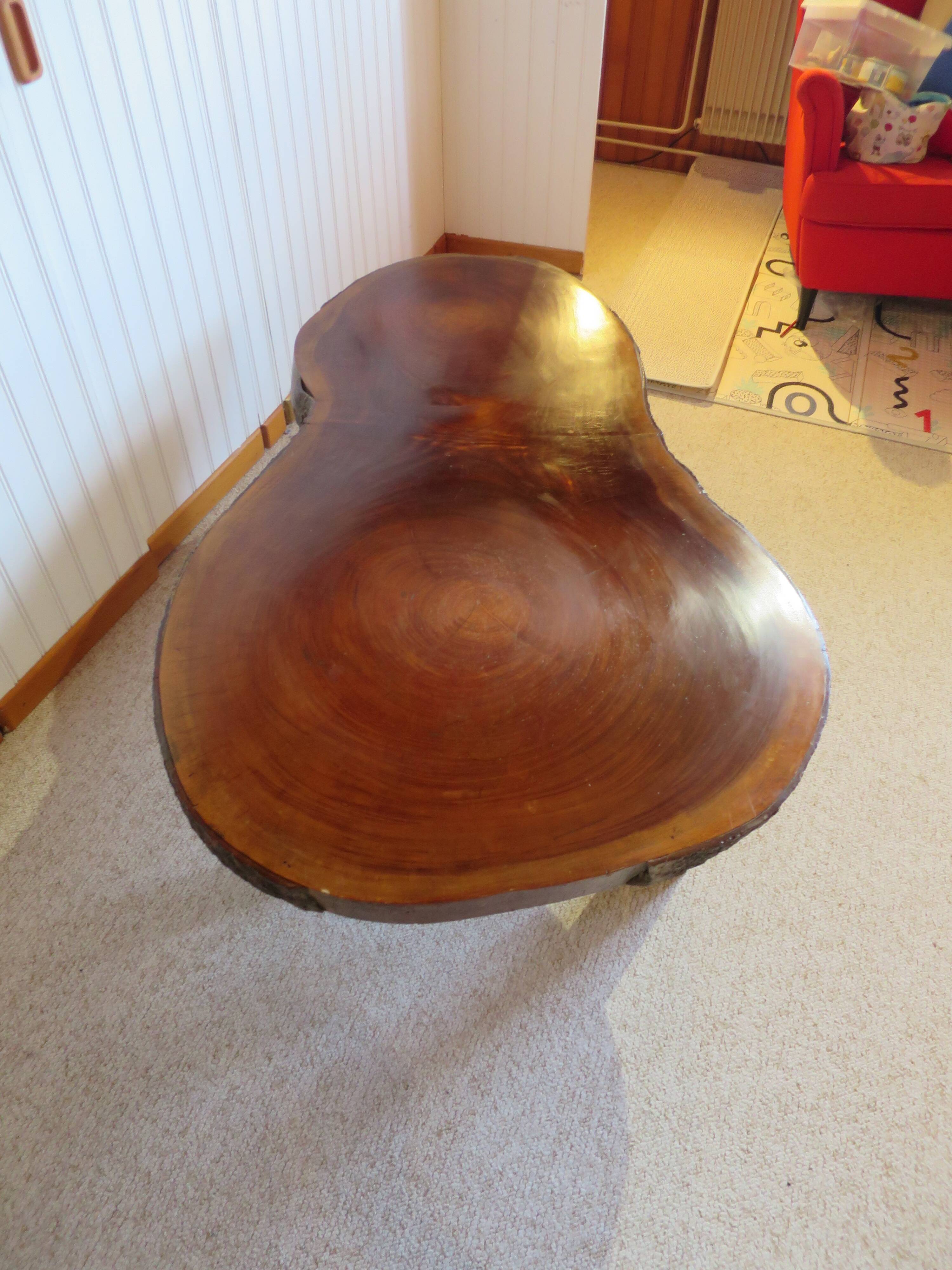 Tripod coffee table - solid okoumé wood - organic shape - brutalist style