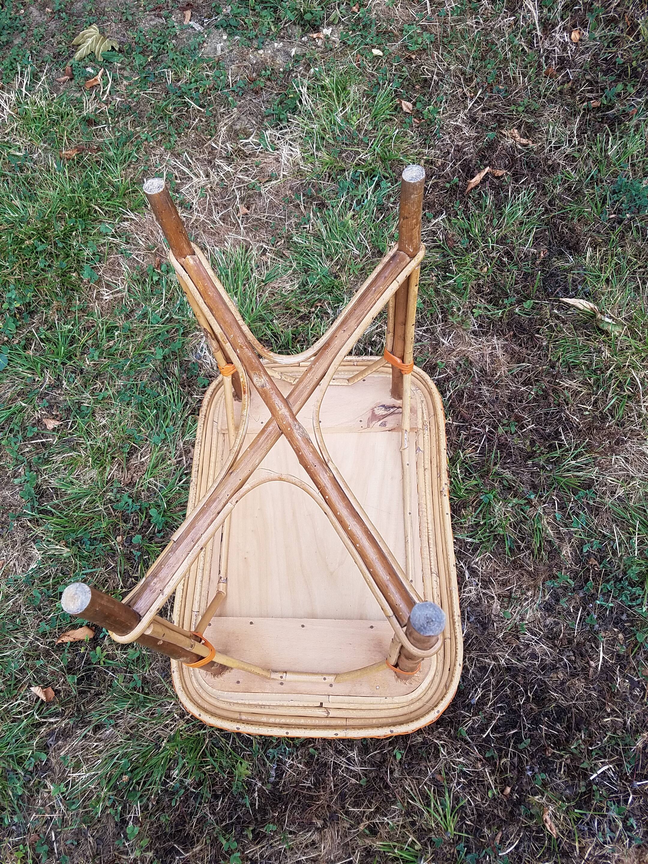 Fauteuil et table en rotin pour enfant