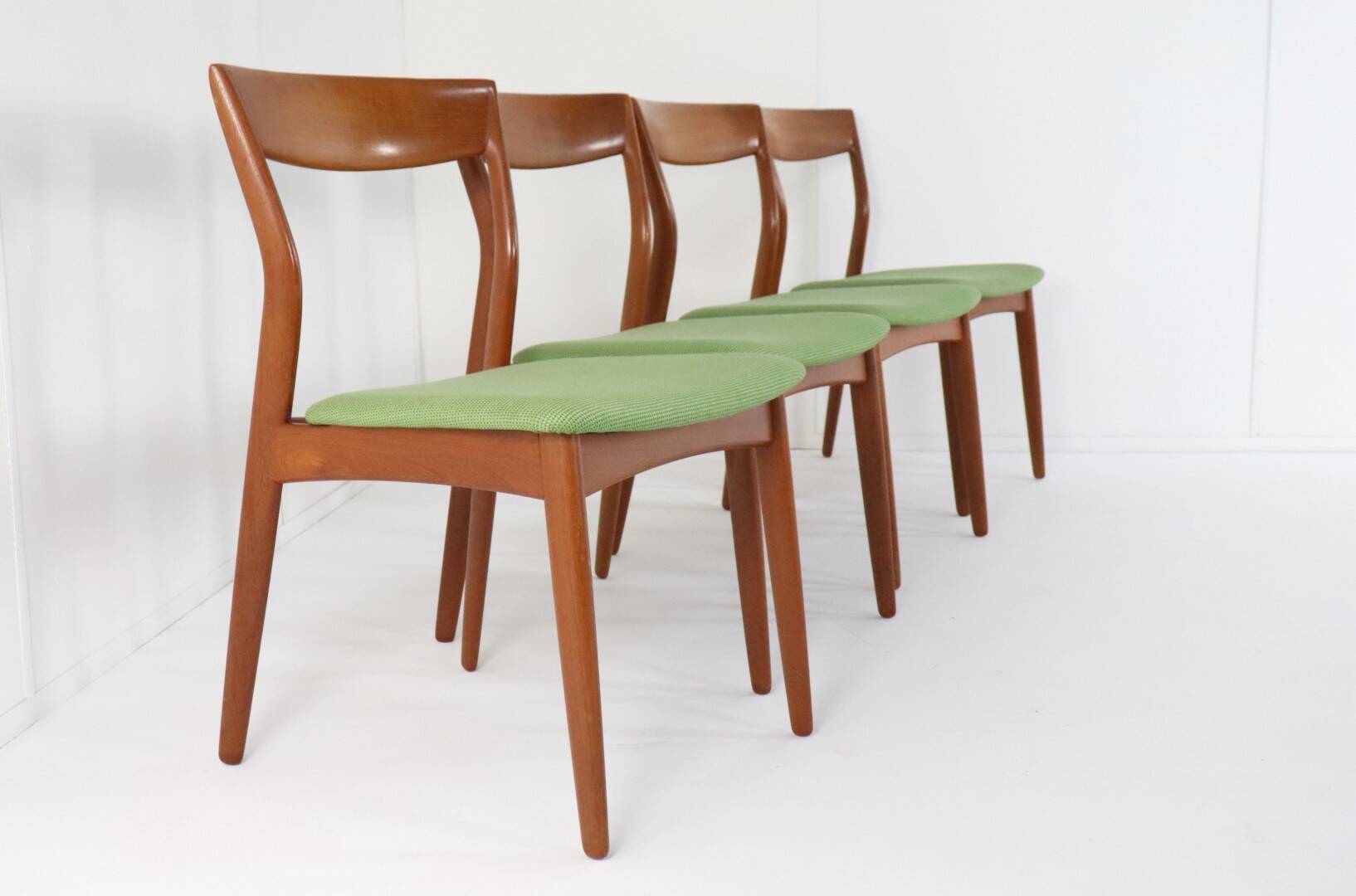 Ensemble de 4 chaises de salle à manger R. Borregaard pour Viborg
