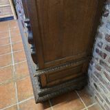 Flemish 3-door oak wardrobe
