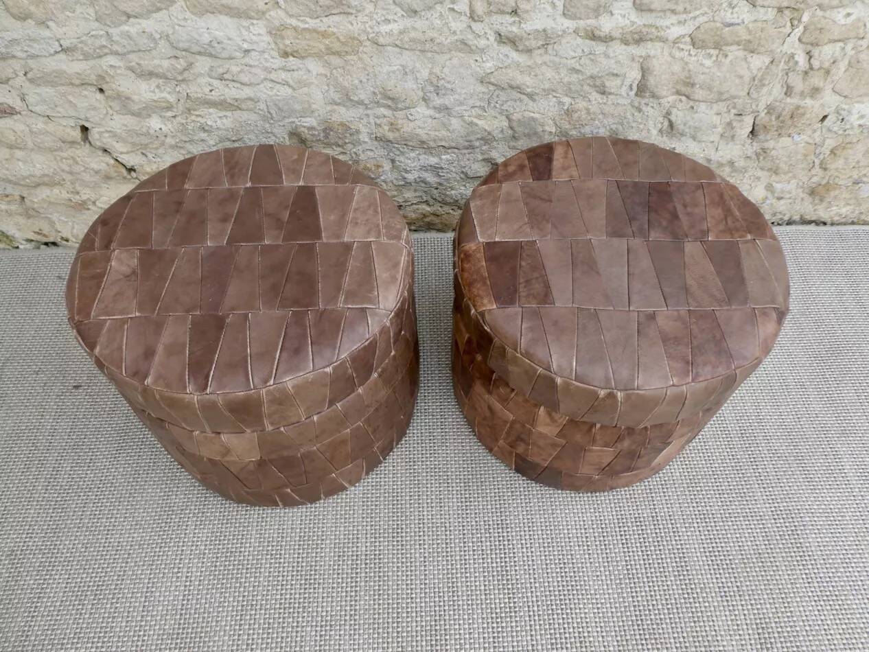 Paire de tabourets pouf avec coffre, en cuir, De Sede, vers 1970