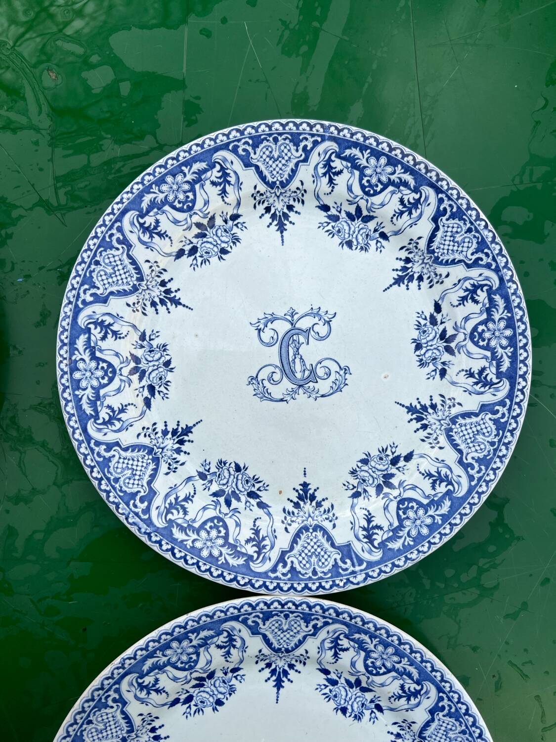 6 assiettes Gien série monogramme « 2nd choix »