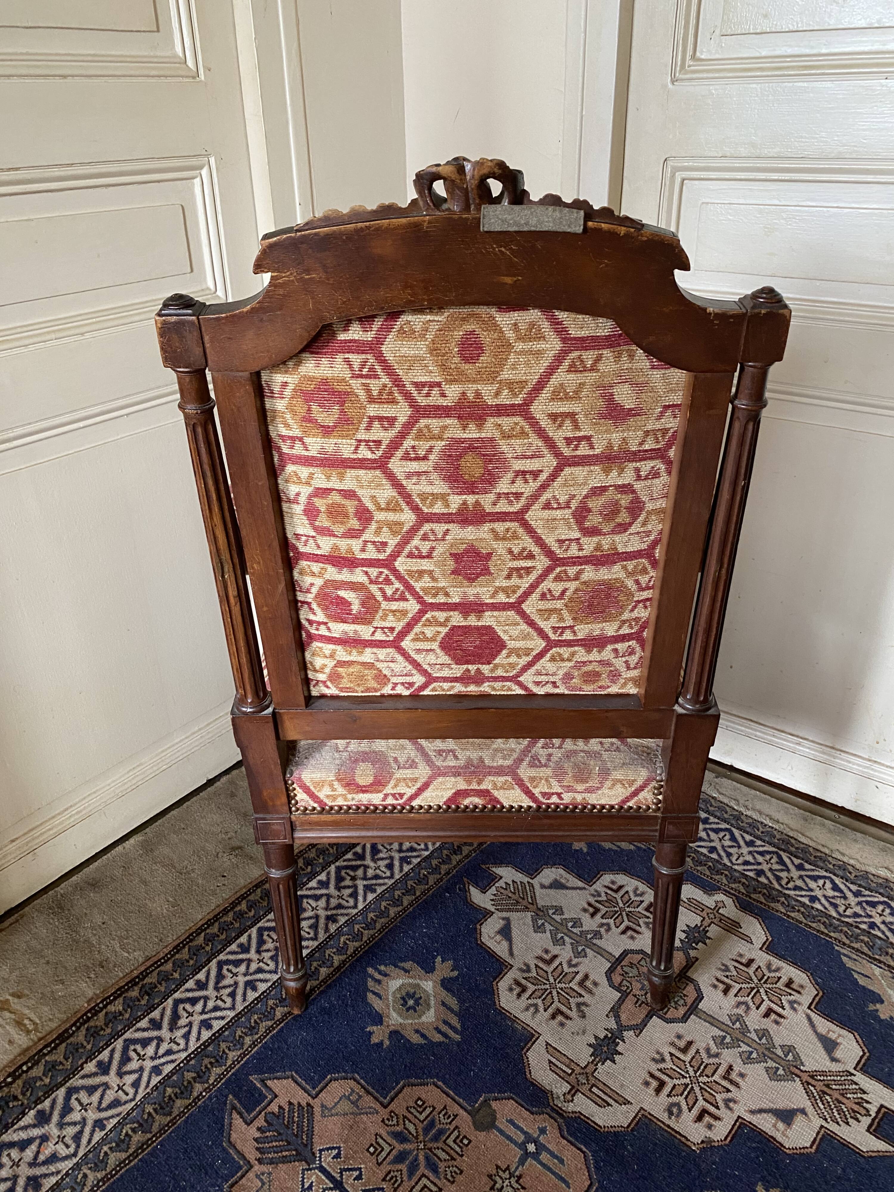 Fauteuil style Louis seize