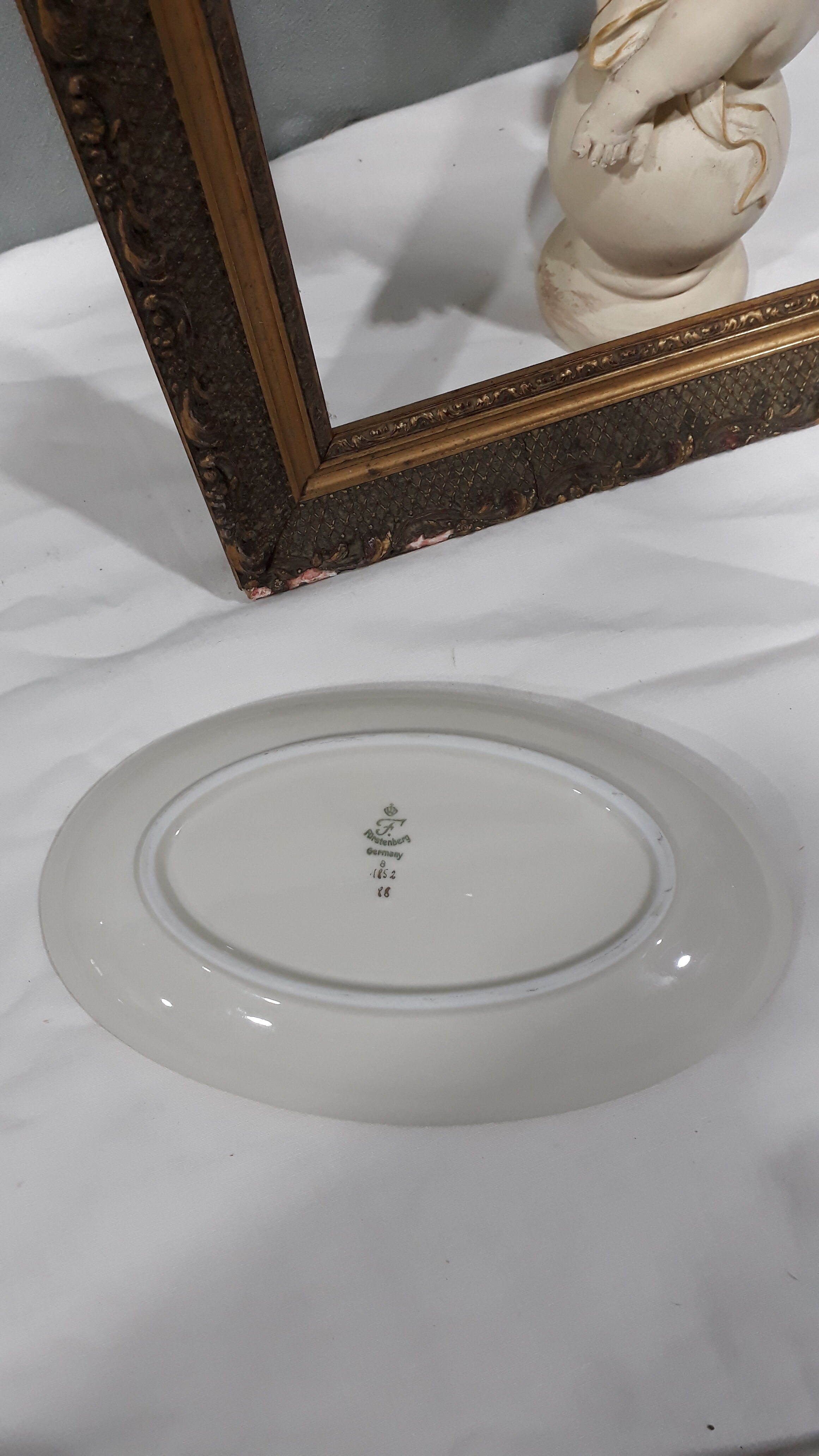 Small oval porcelain dish fürstenberg cream golden edging