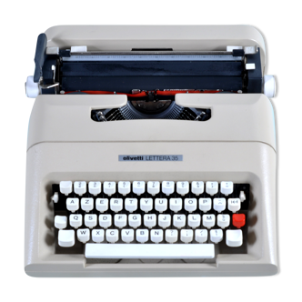 Typewriter Olivetti Lettera 35