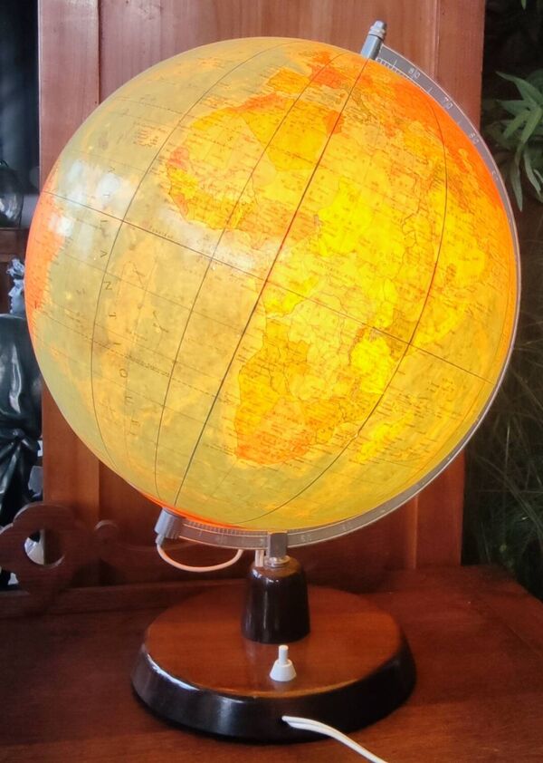 Ancien globe terrestre lumineux mappemonde en verre