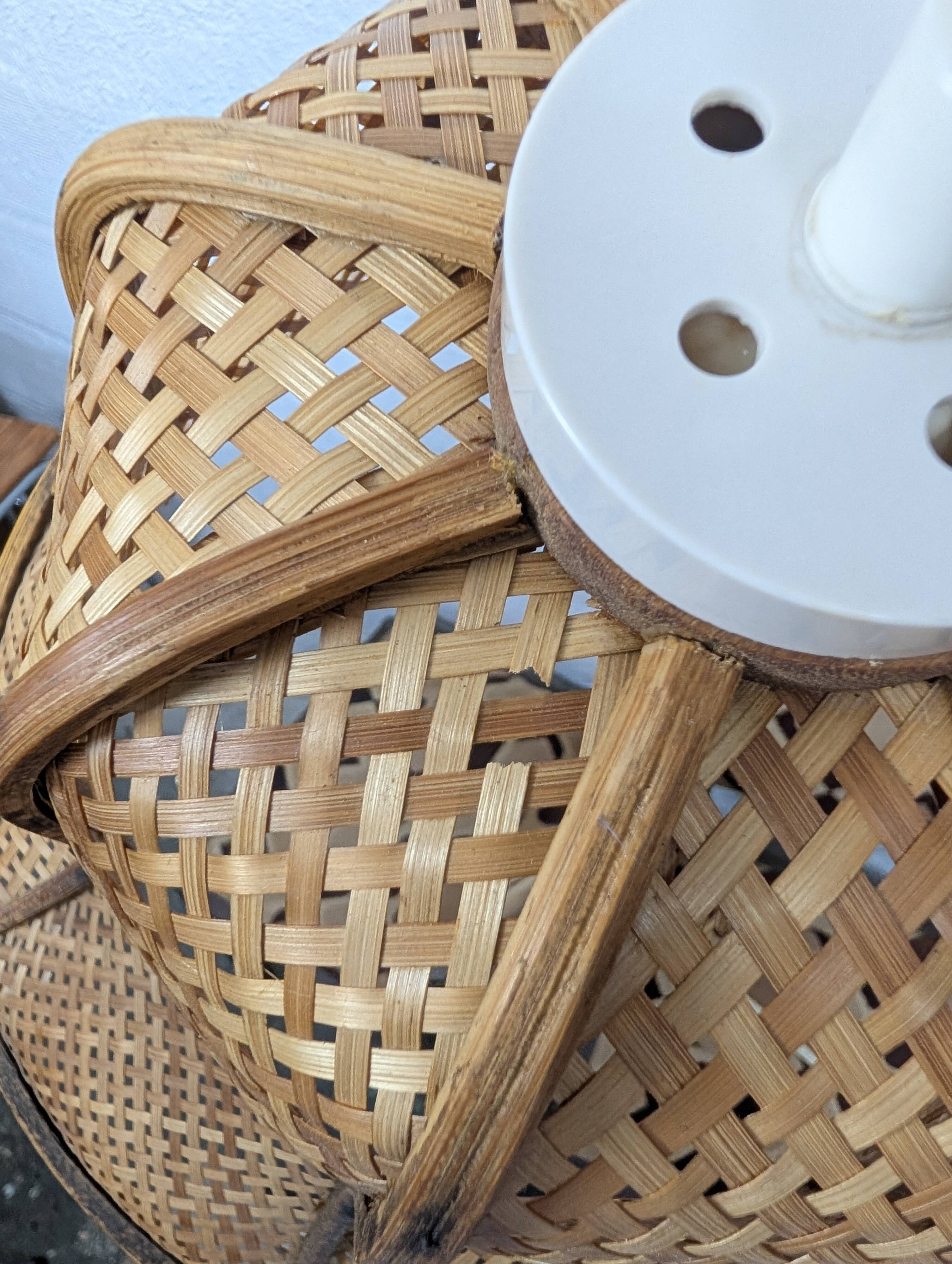 Woven rattan pendant light