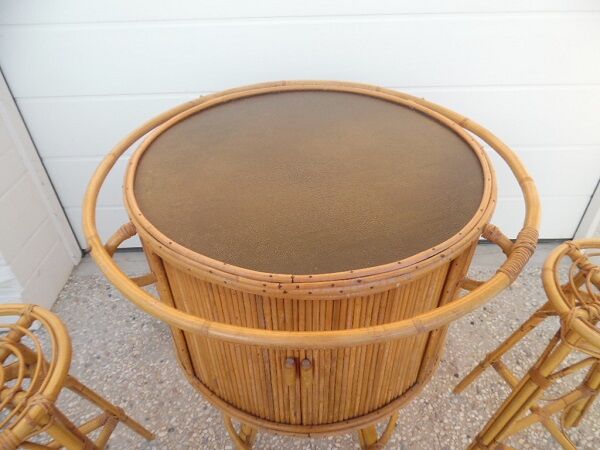 Rattan bar and stools