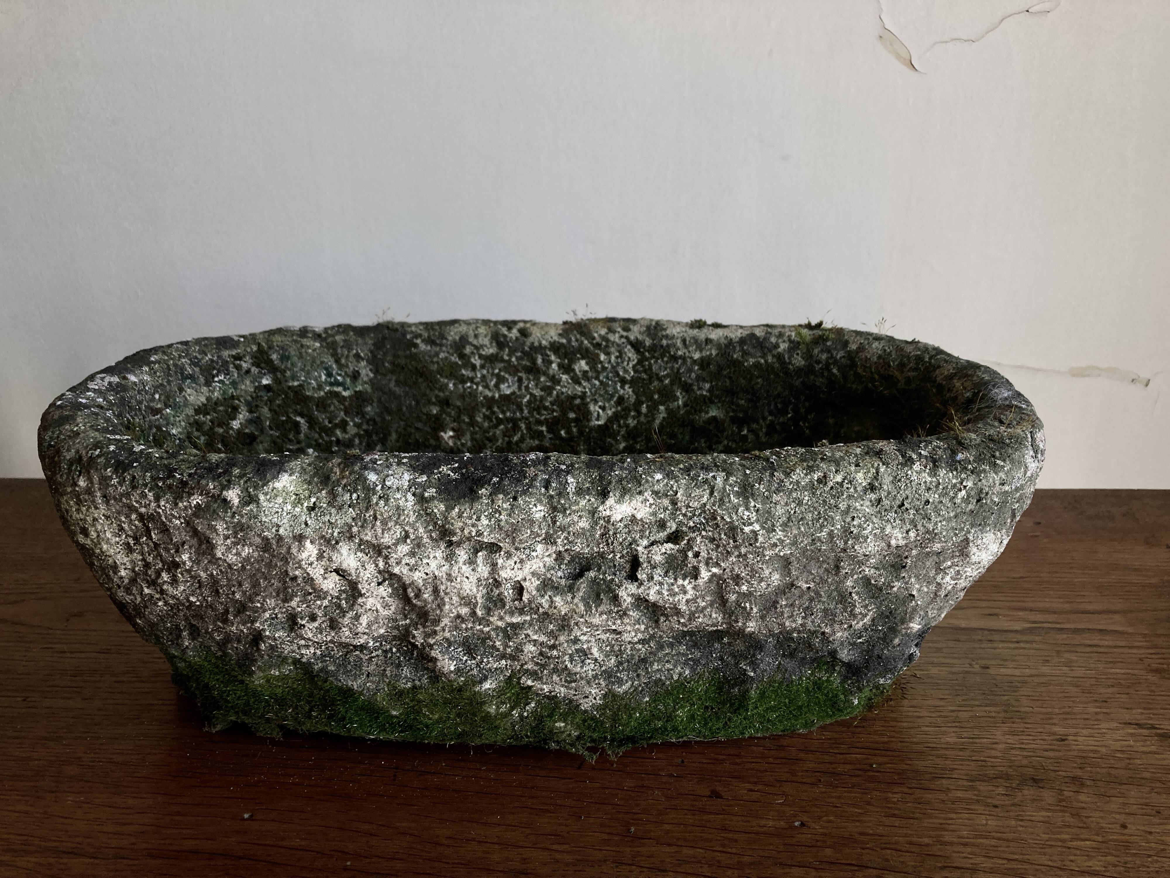 Jardinière de pierre creusée massive 1950