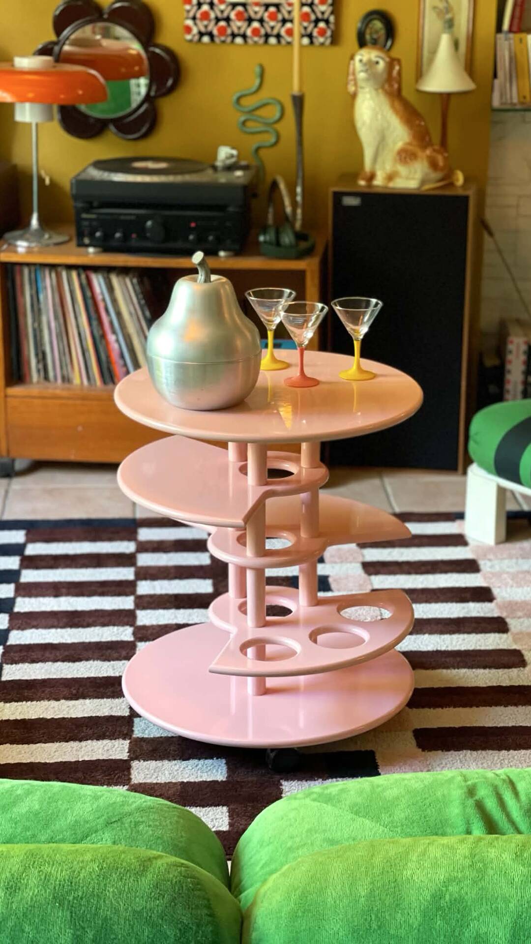 Mini bar dessert from the 80s, Memphis style, light pink lacquered wood.