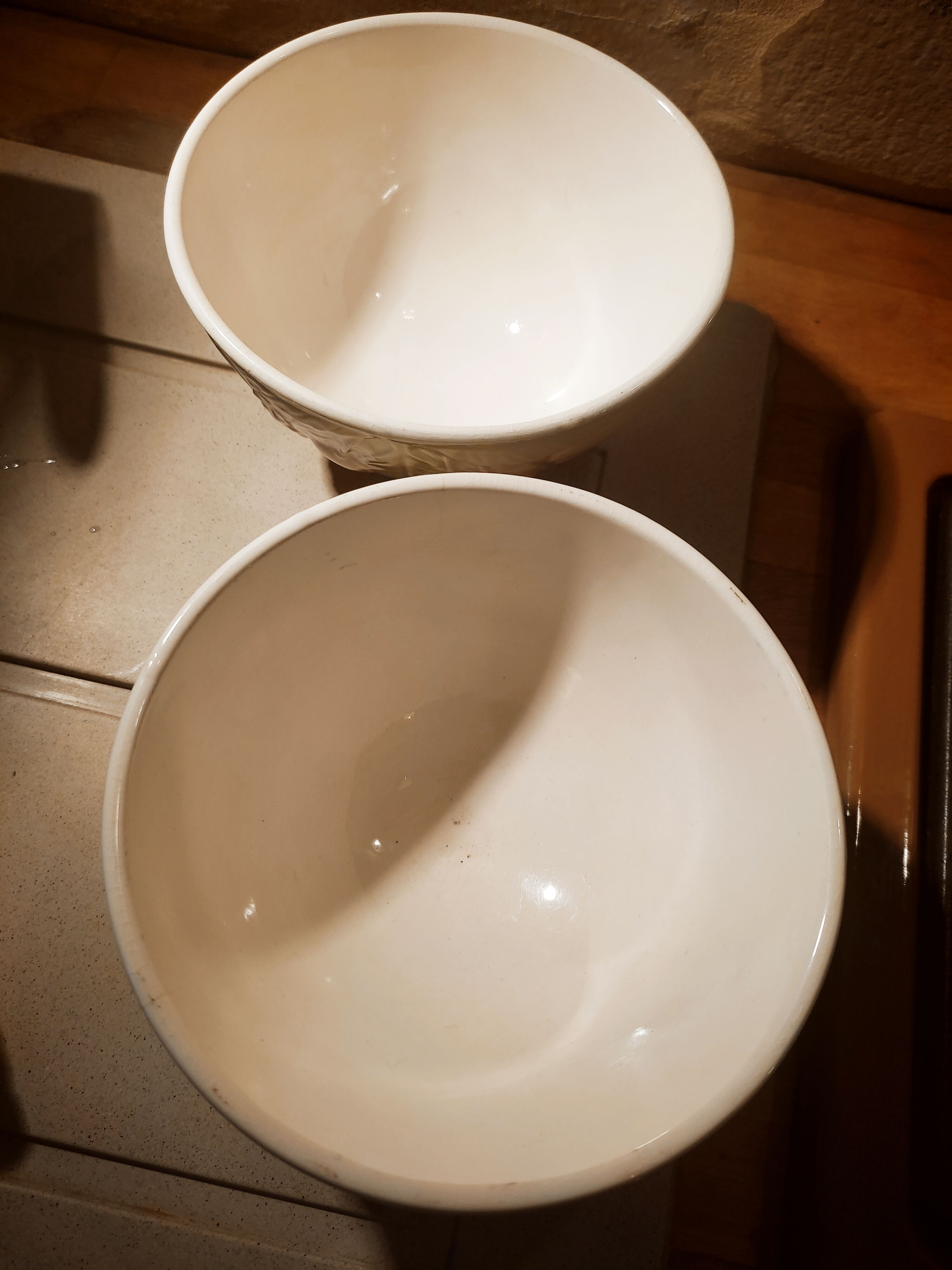 Duo of slurry bowls by Salins