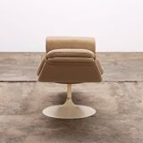 Vintage Lounge armchair reupholstered from the 1960s in the style of Knoll.