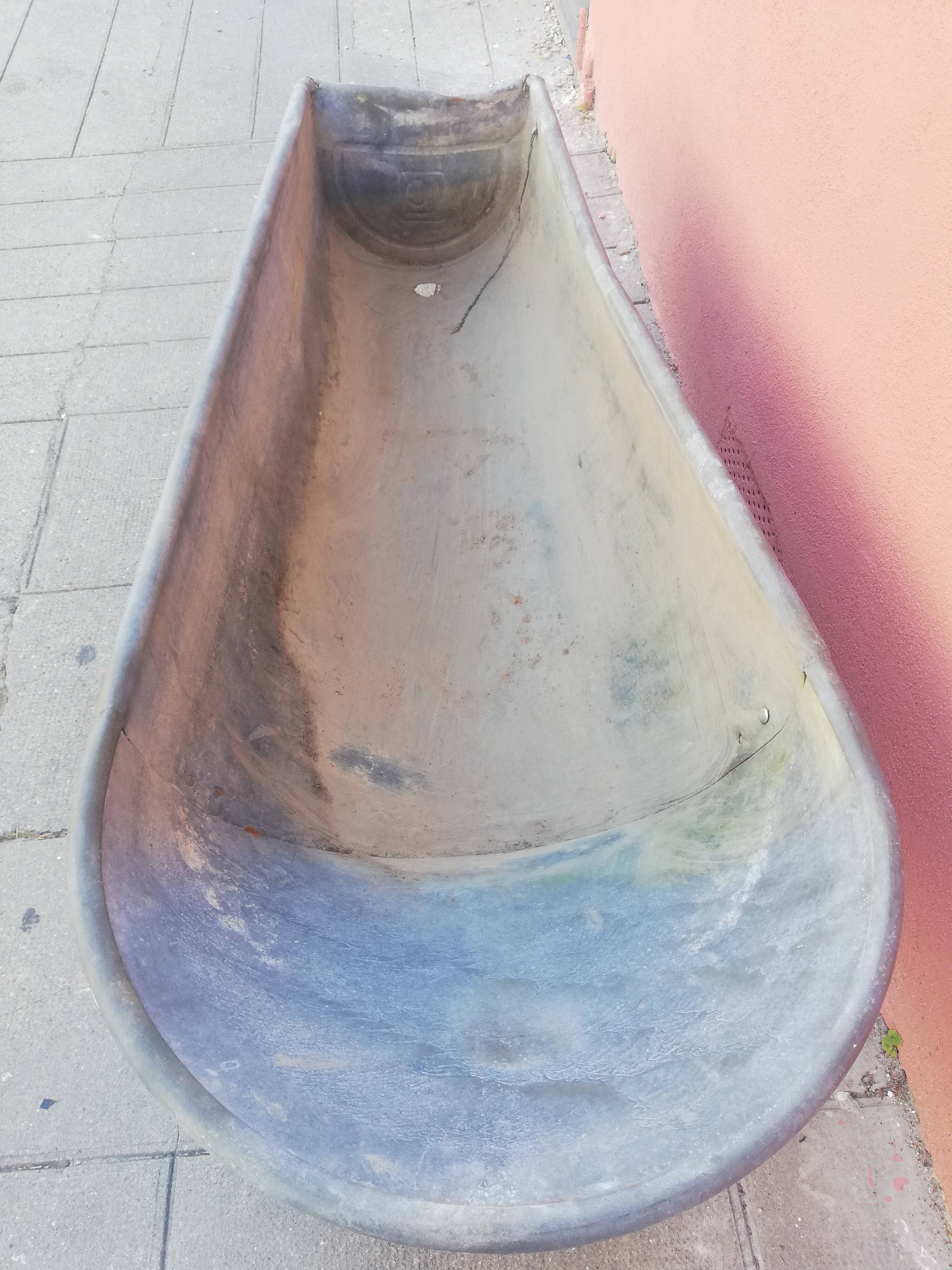 Ancienne baignoire en zinc.