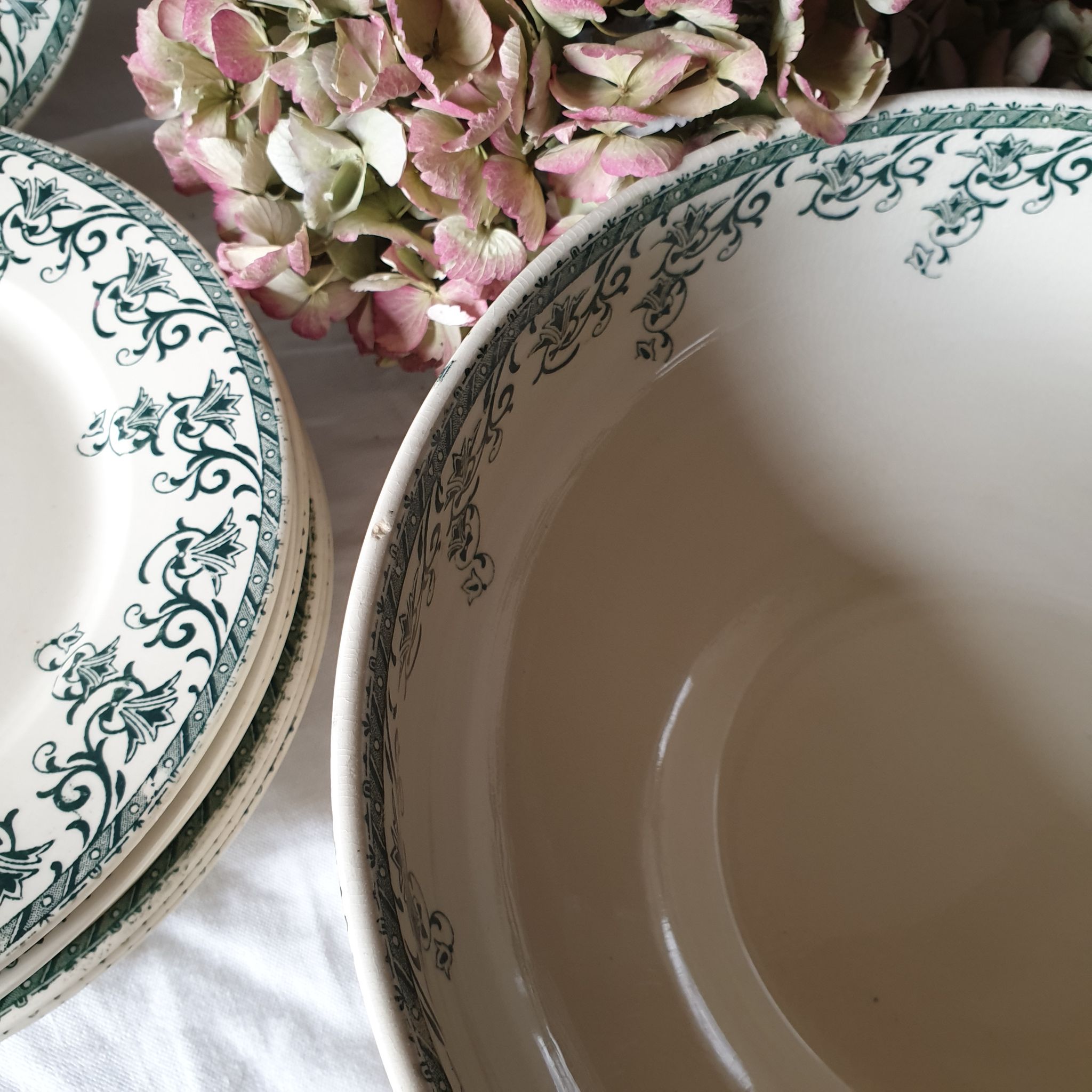 33 pc antique green white transferware dinner service c1900 U&C Sarreguemines France, 10 places