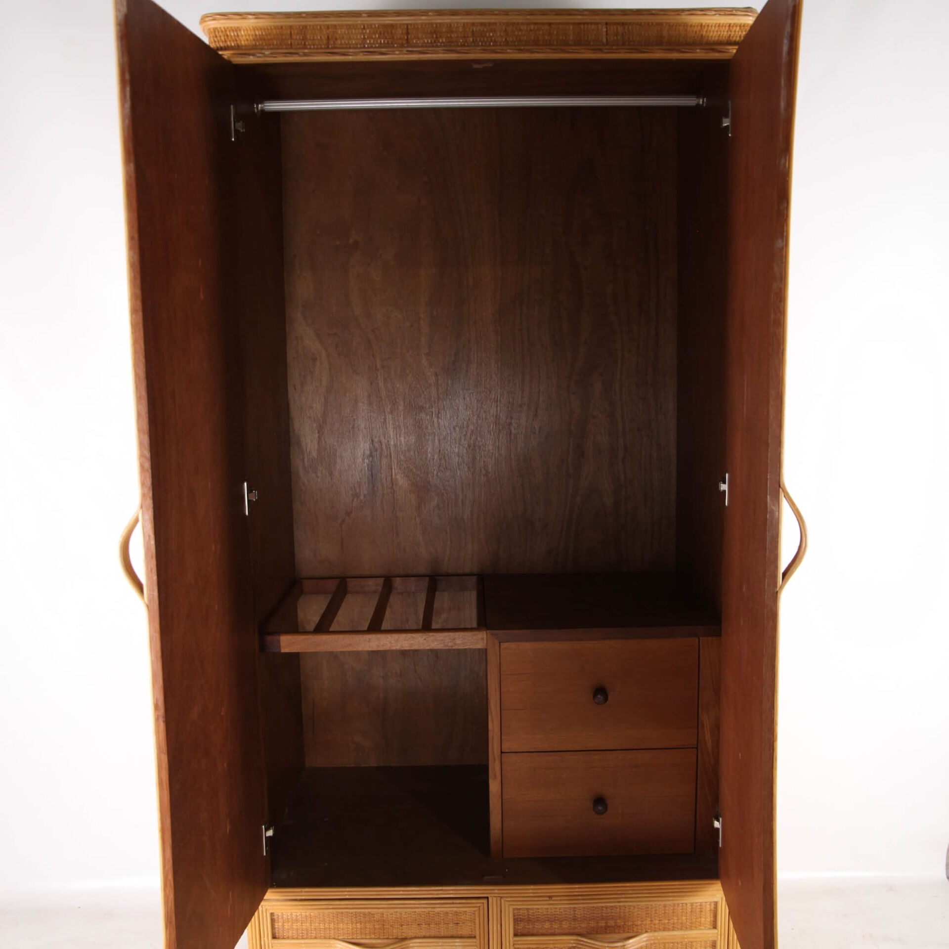 Wardrobe in rattan and raffia