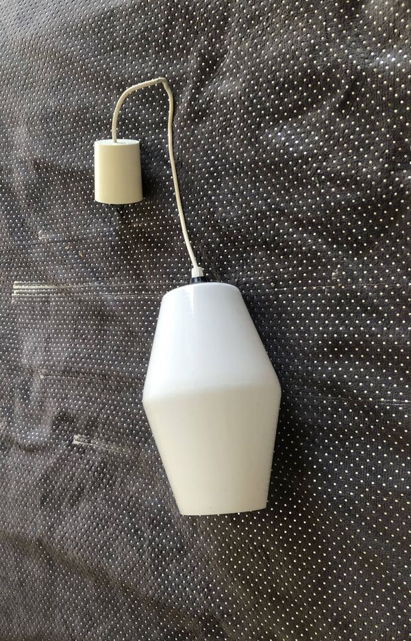 Suspension goutte en opaline années 60