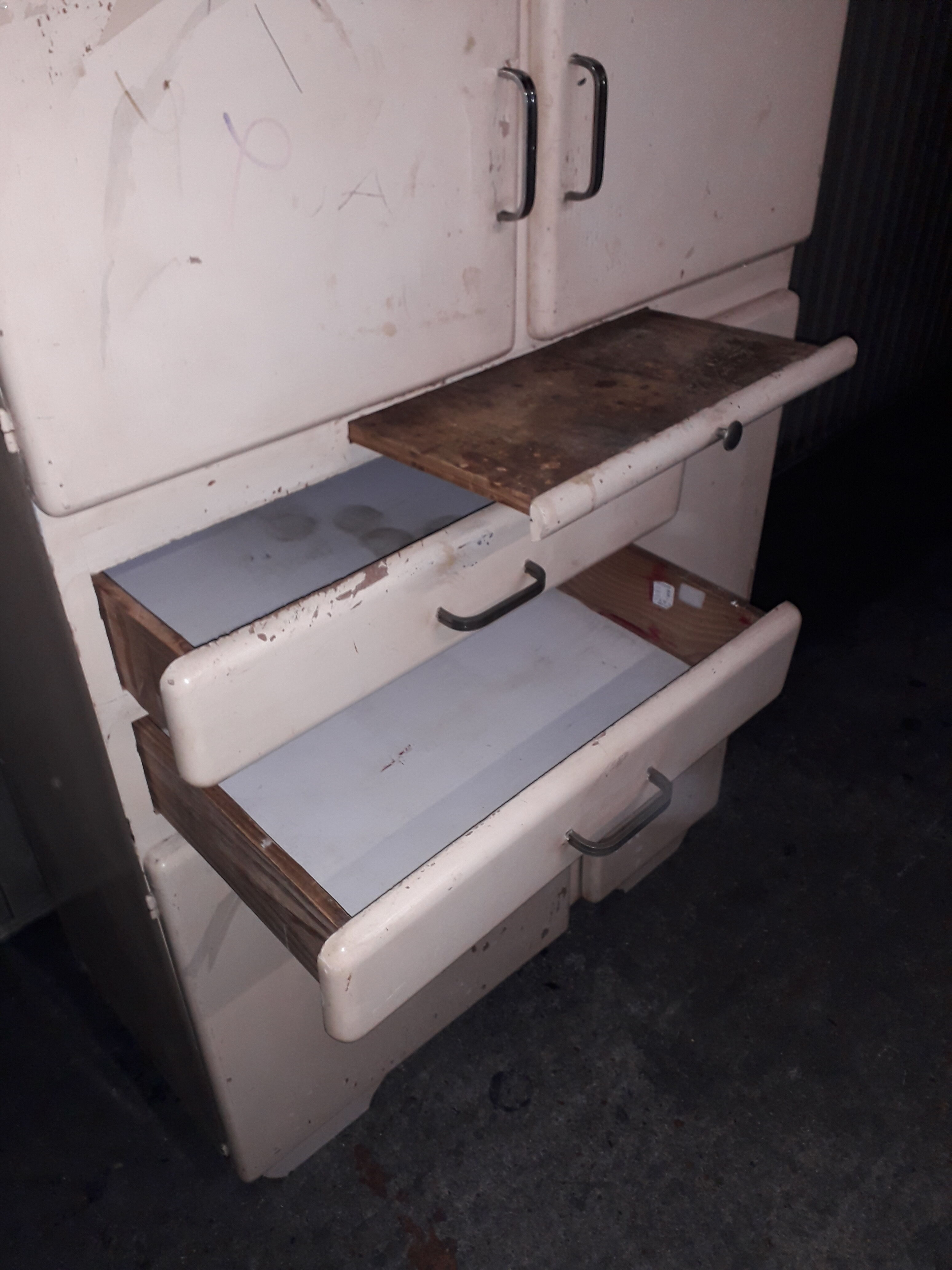 Mado Vertical Kitchen Buffet