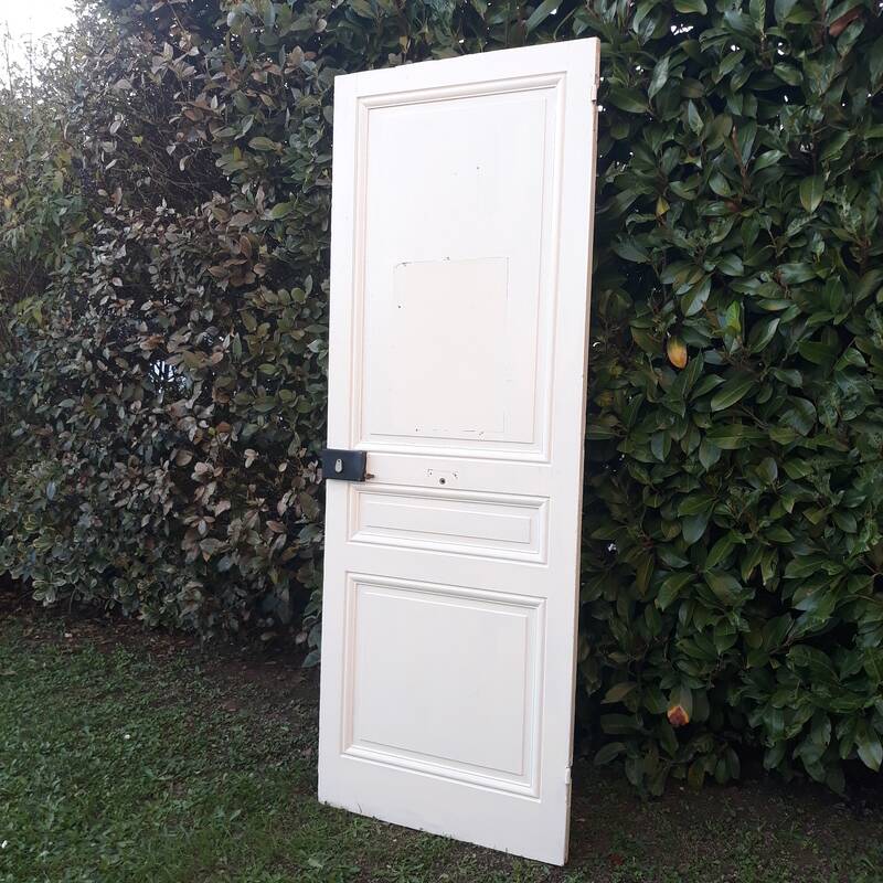 Communication door H219.5xL80cm, old panelled and moulded.