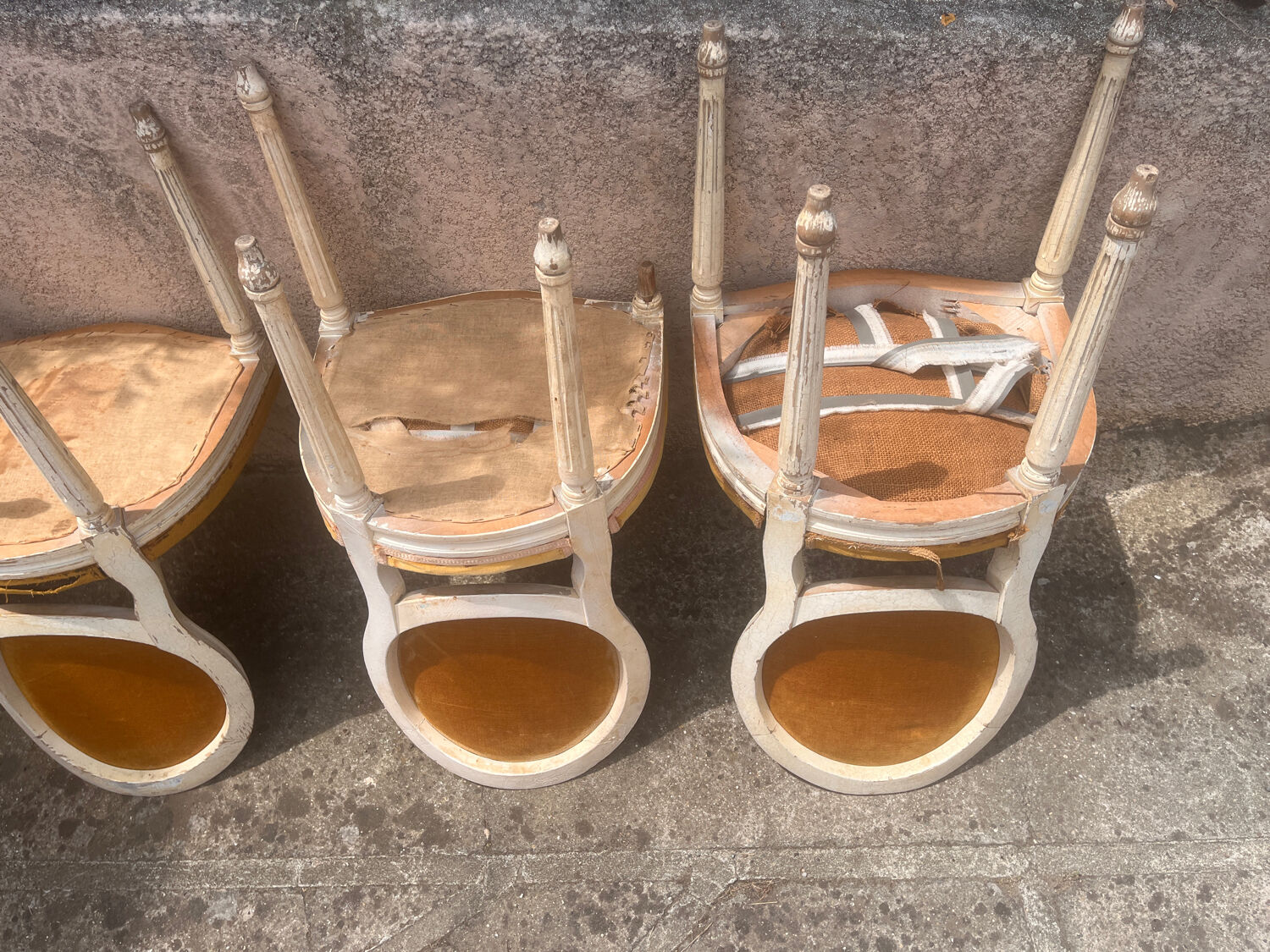 Lot de chaises style Louis à réparer