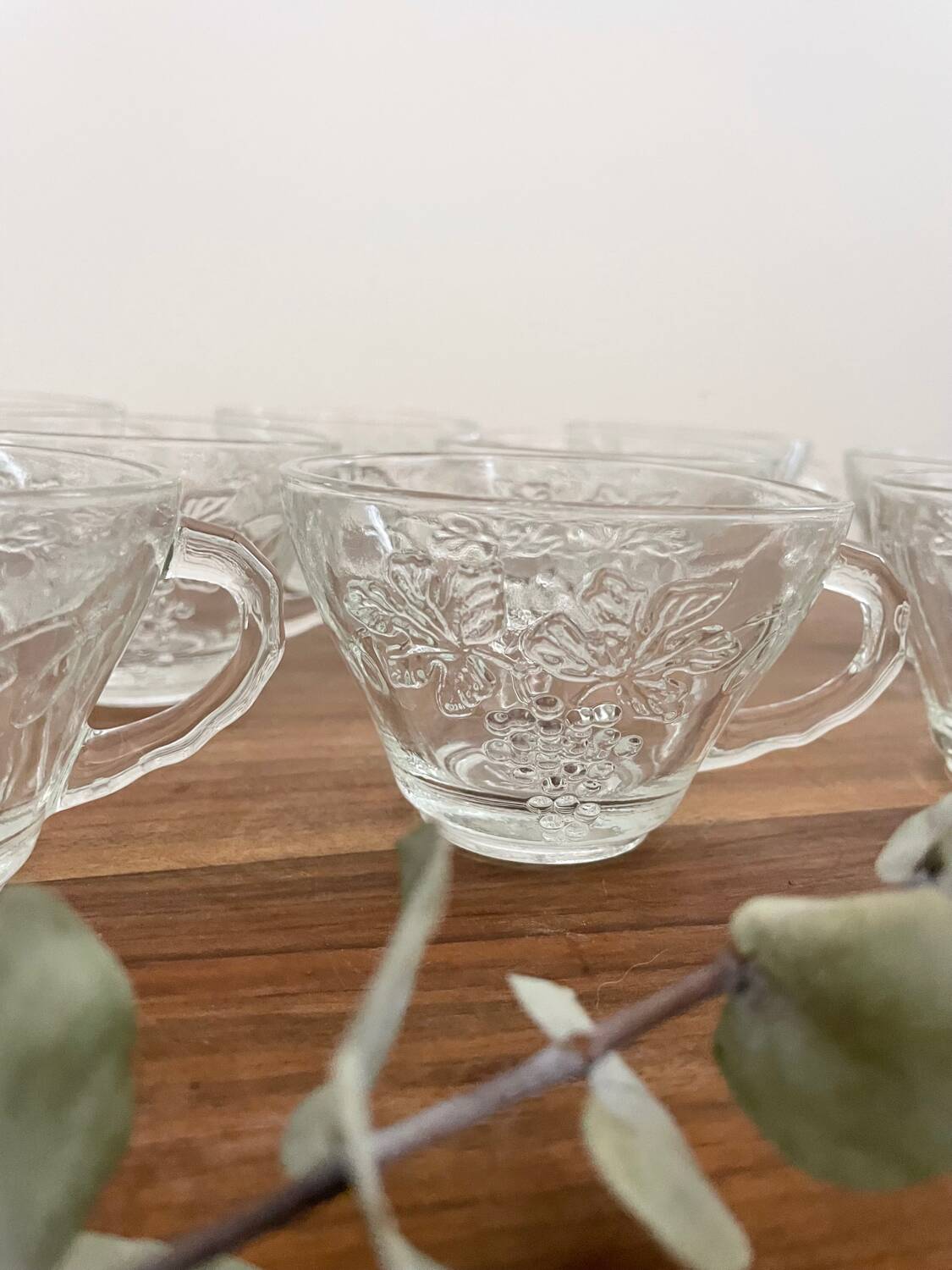 Set of 12 vintage grape mugs