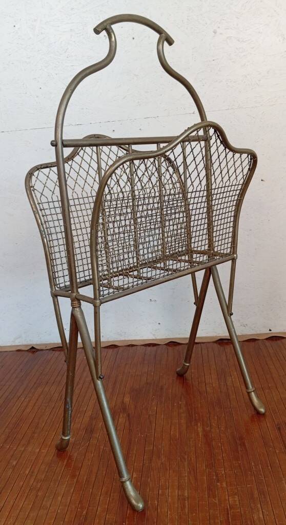 Brass magazine rack in neo-classical style, 20th century.