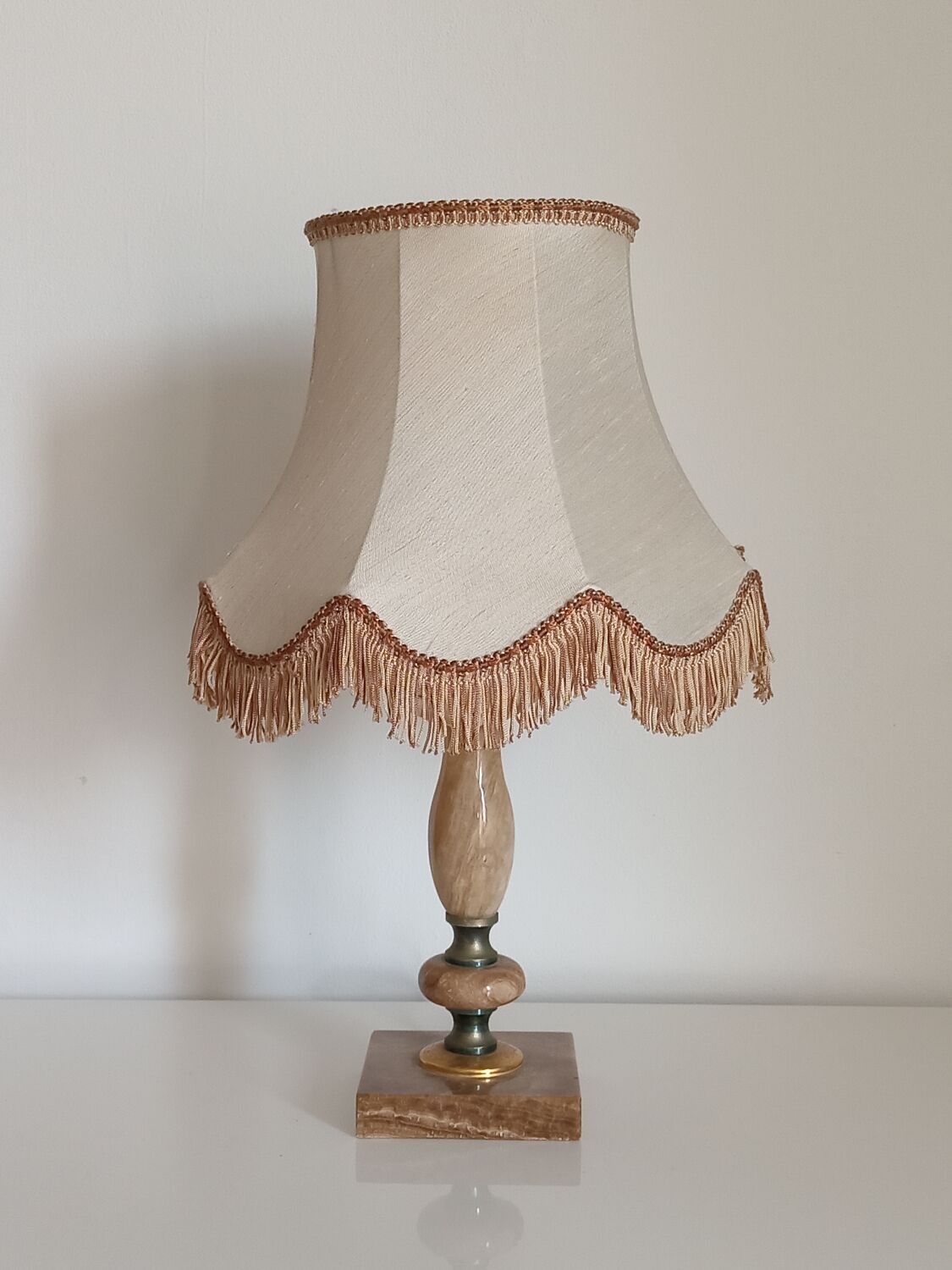 Table lamp