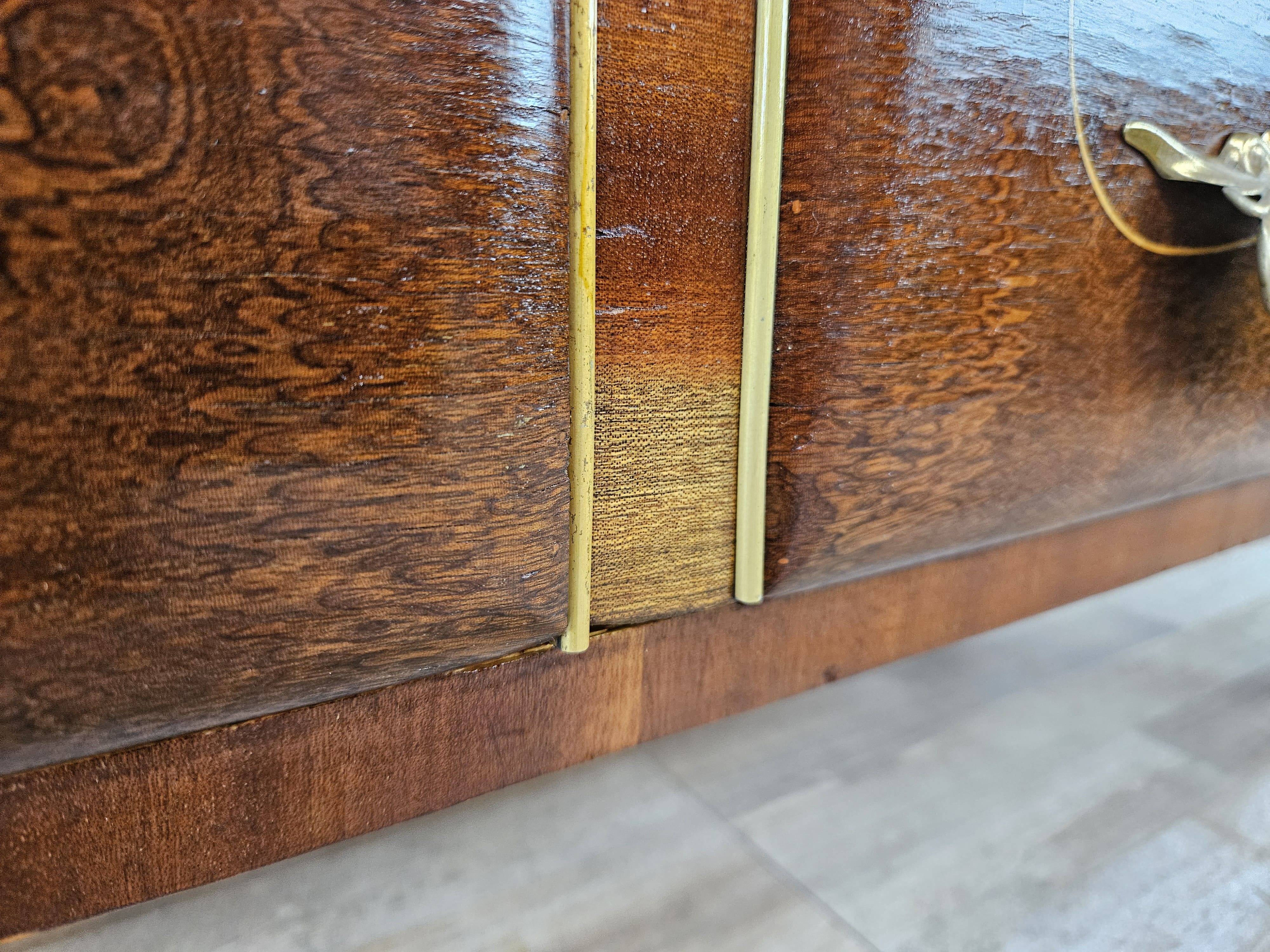 1950s Art Decò walnut burl and brass chest of drawers