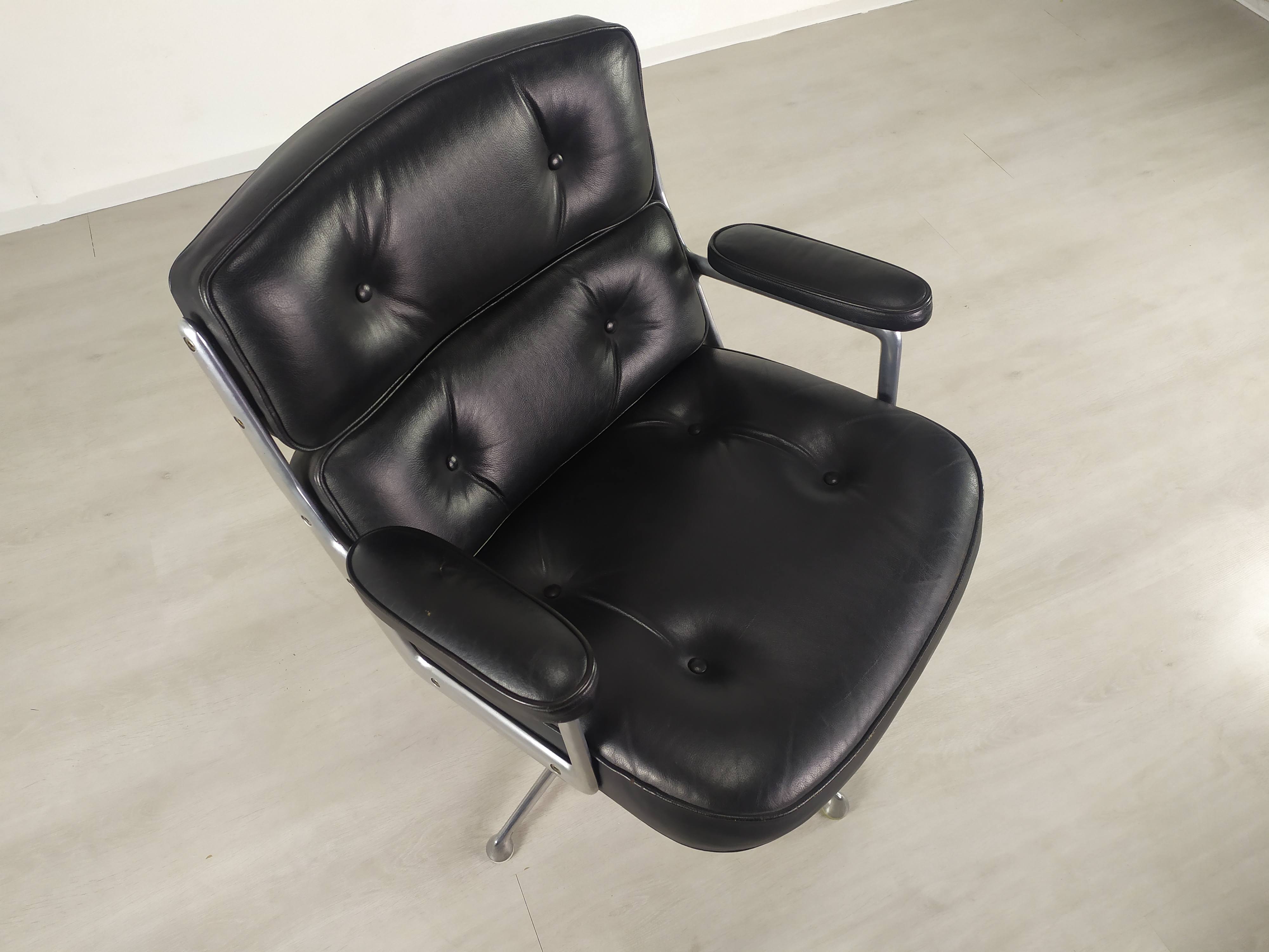 Eames leather lobby chair