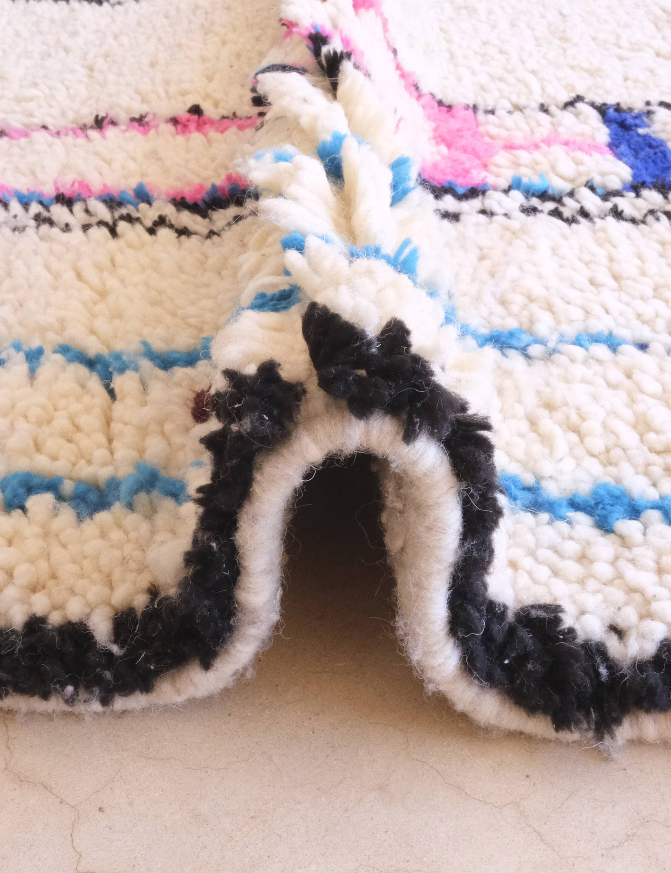 Moroccan Azilal rug - 303 x 200 cm